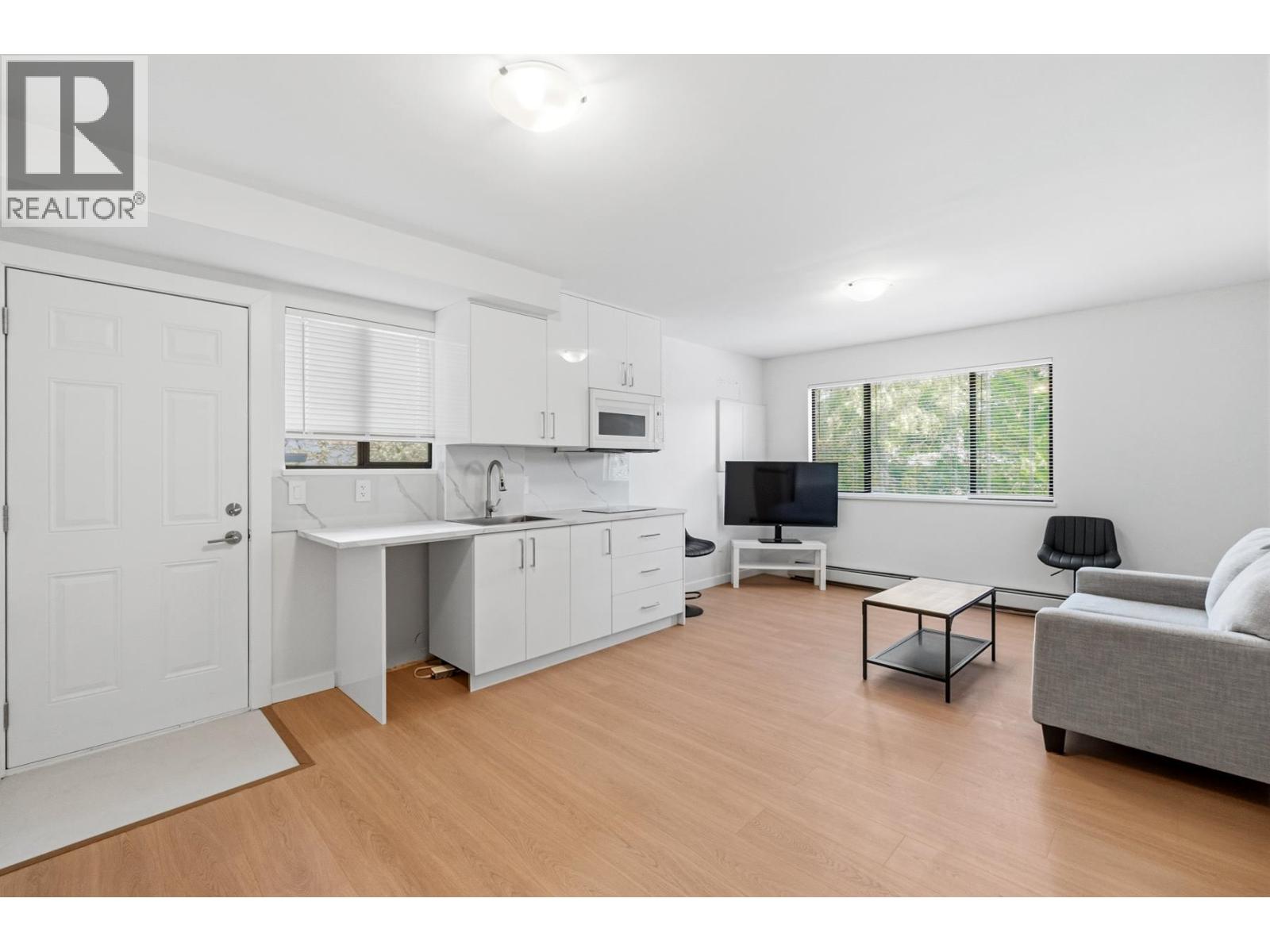 Studio 3XXX ST. ANDREWS AVENUE, North Vancouver
