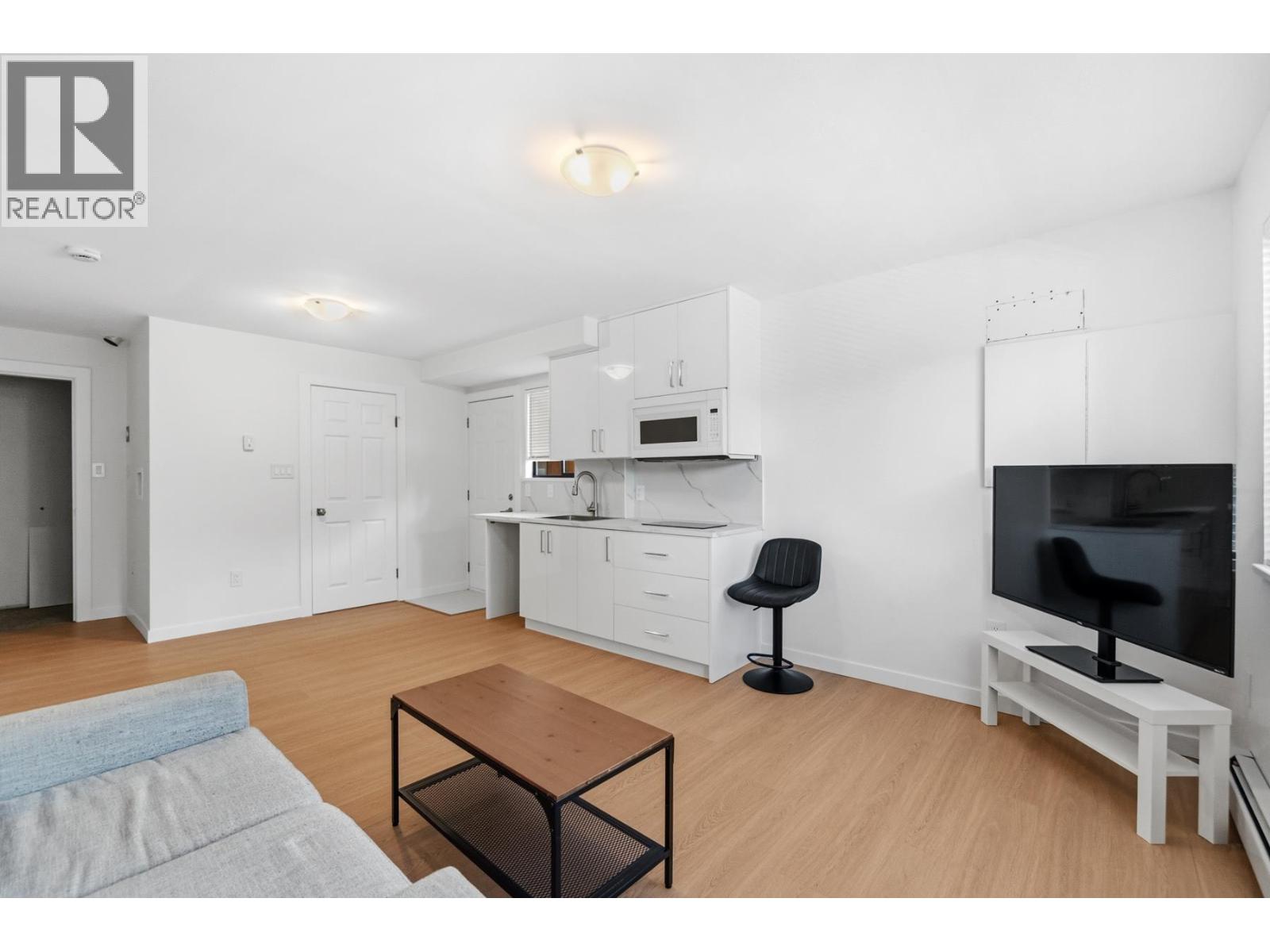 Studio 3XXX ST. ANDREWS AVENUE, North Vancouver