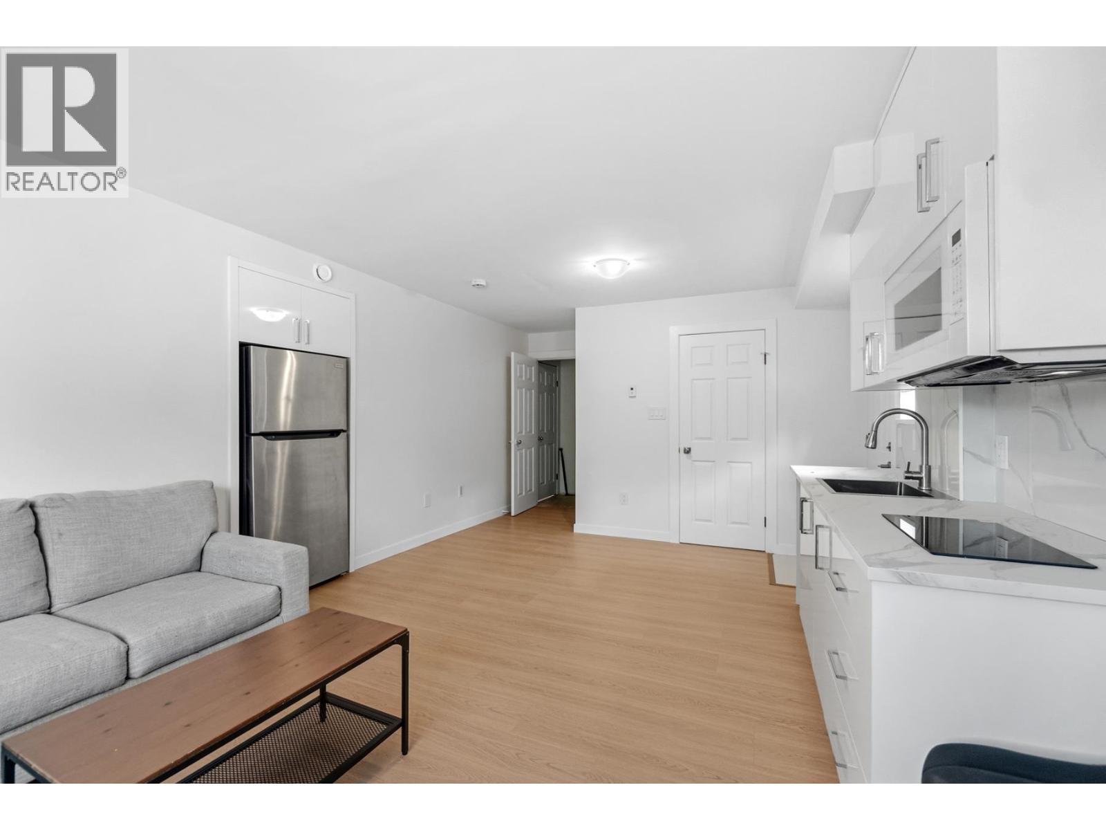 Studio 3XXX ST. ANDREWS AVENUE, North Vancouver