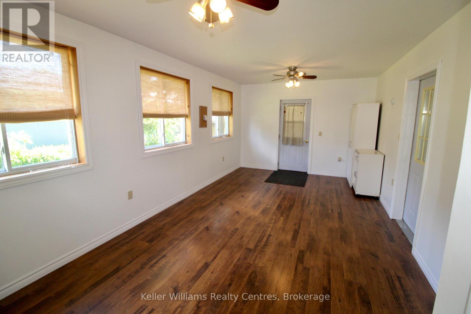 #55 302694 DOUGLAS STREET - 11