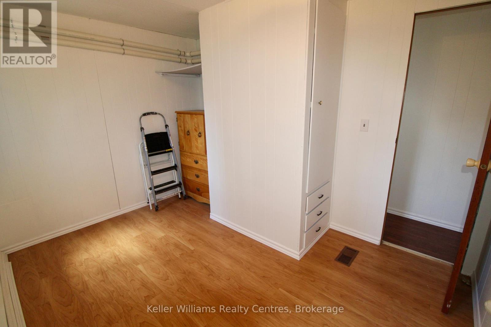 #55 302694 DOUGLAS STREET - 19