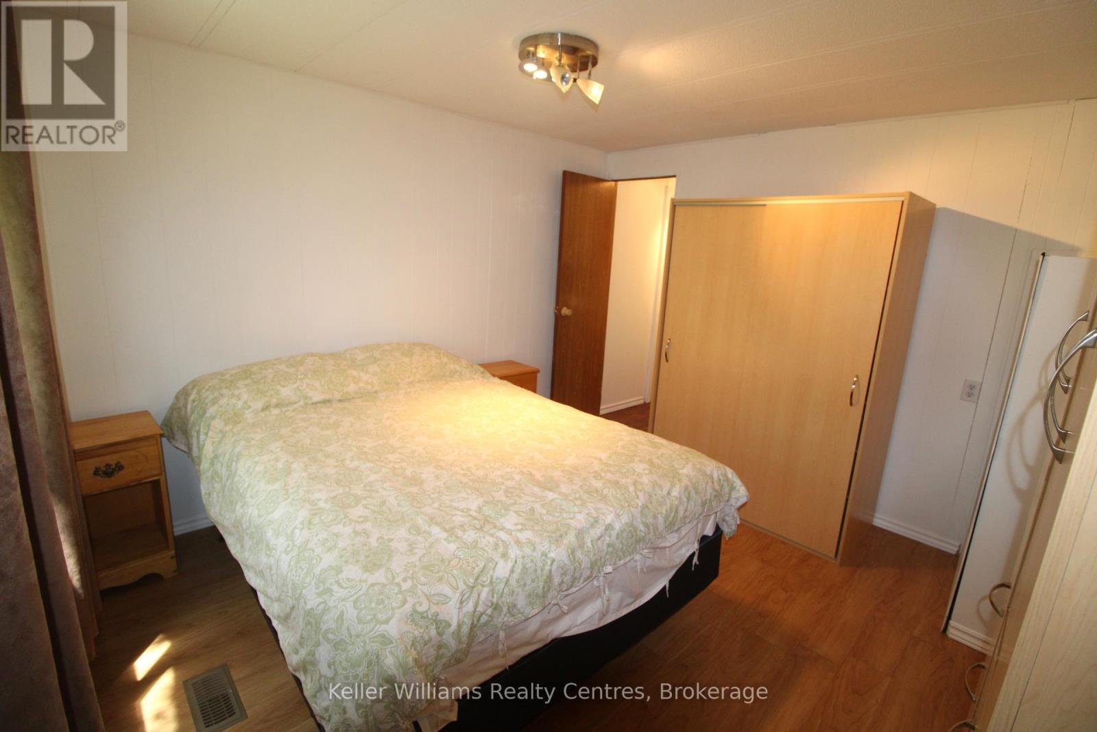 #55 302694 DOUGLAS STREET - 27