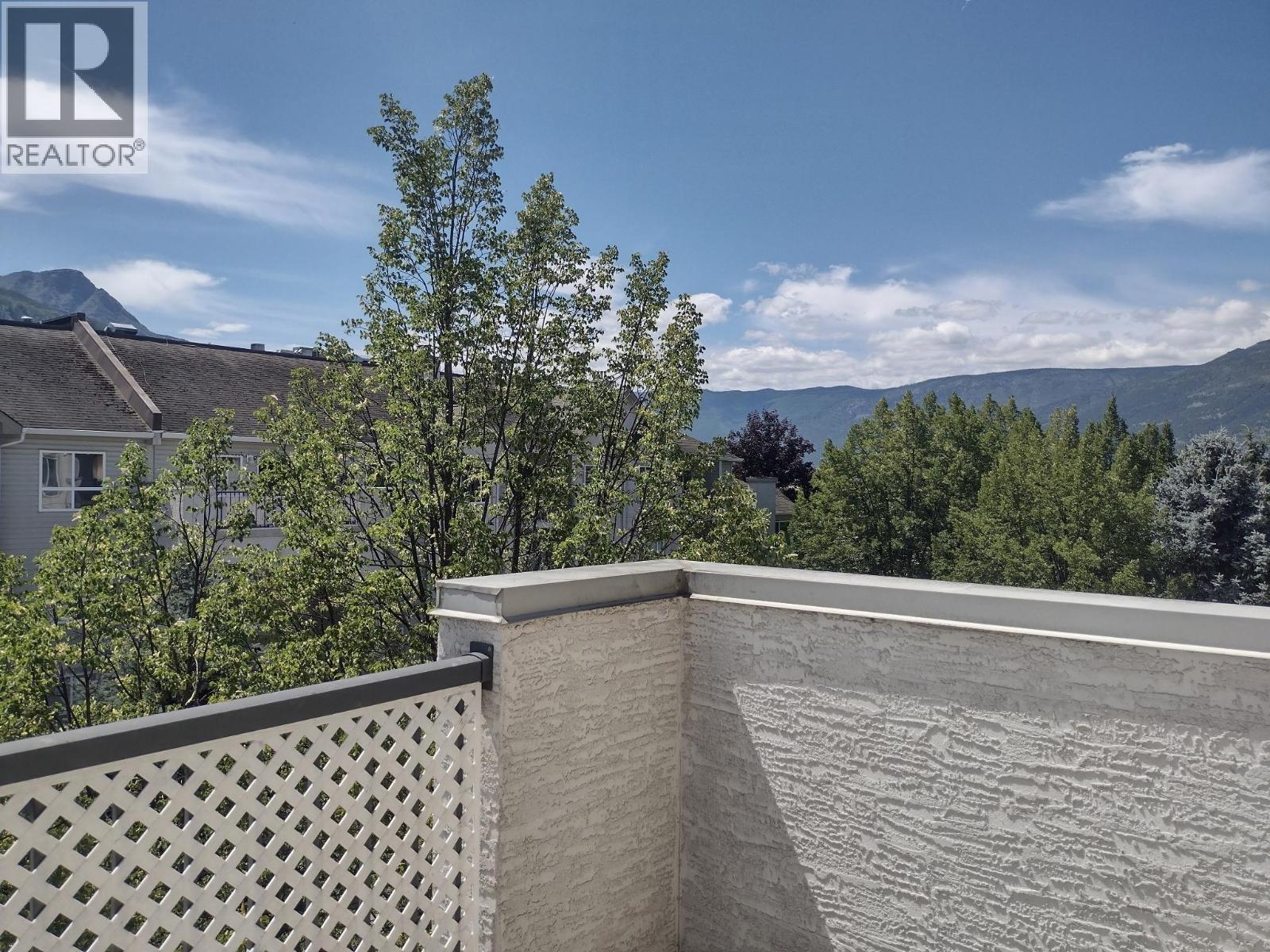 406 640 3 Street Southwest, Salmon Arm