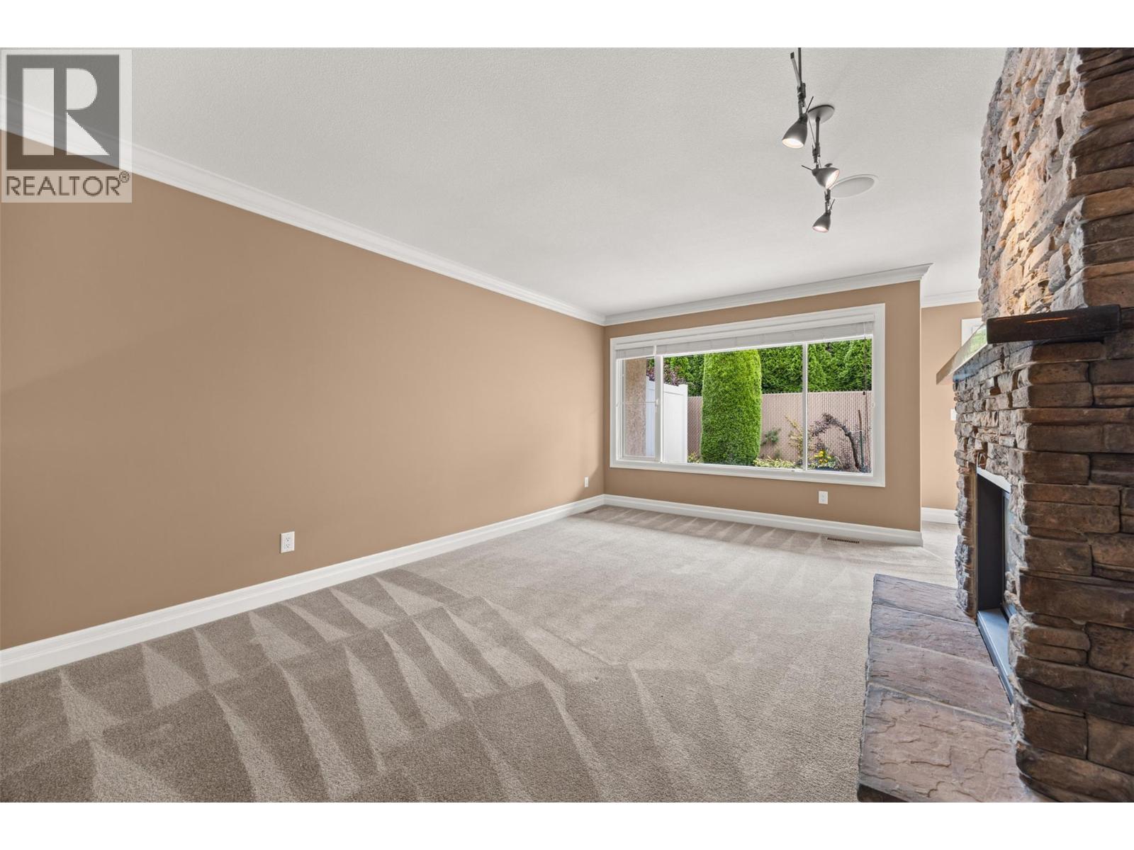 #9 1886 Parkview Crescent - 5