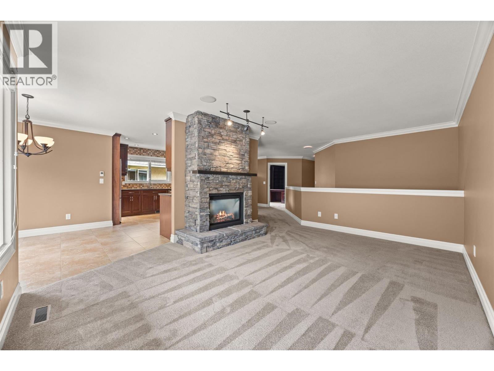 #9 1886 Parkview Crescent - 9