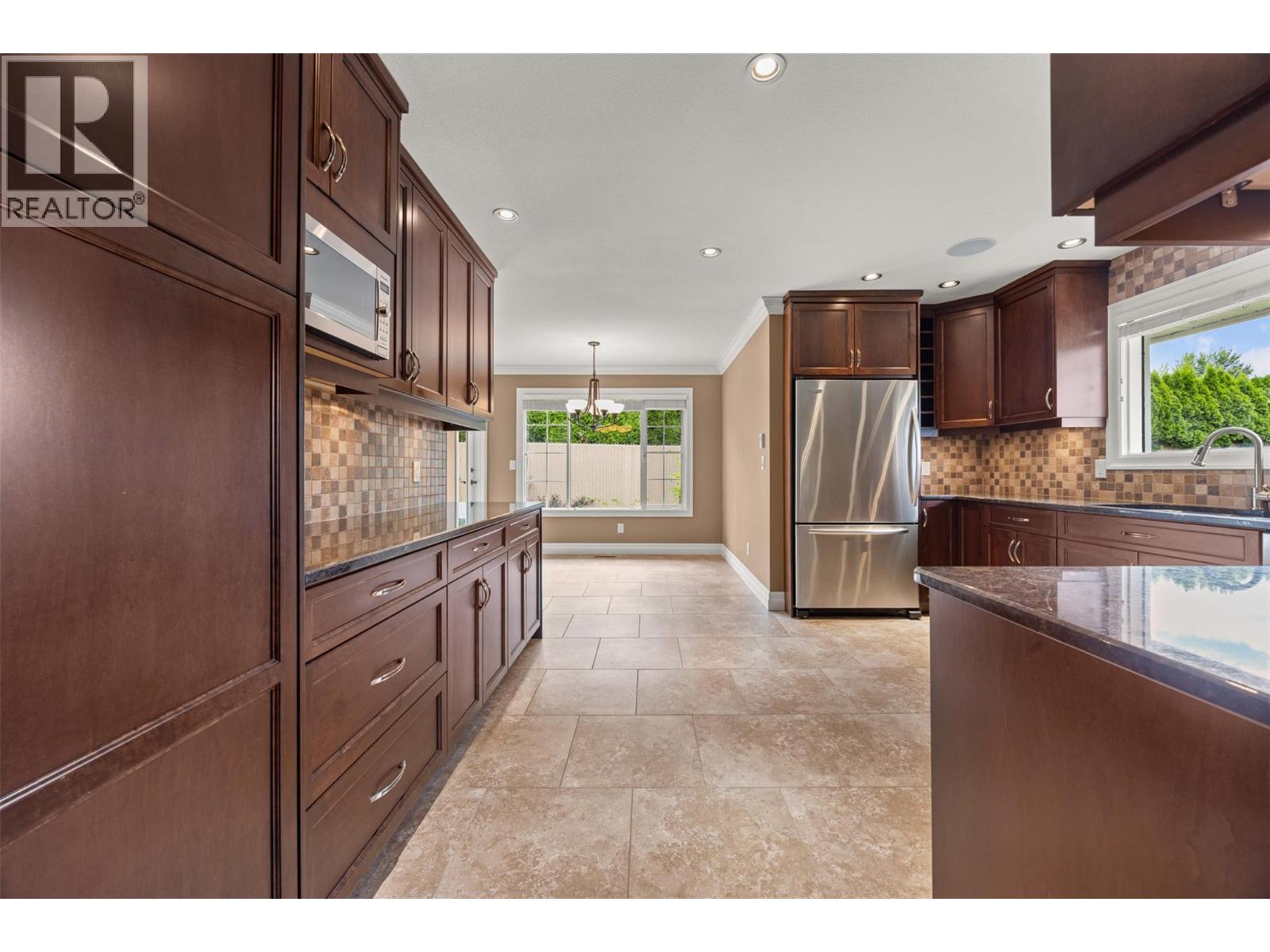 #9 1886 Parkview Crescent - 13