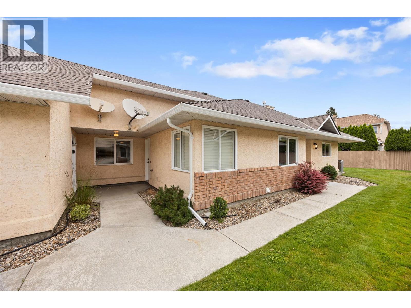 #9 1886 Parkview Crescent - 2