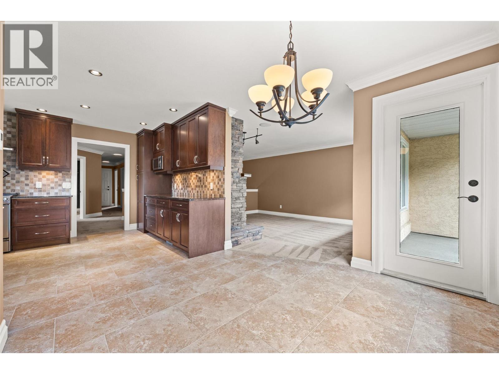 #9 1886 Parkview Crescent - 20