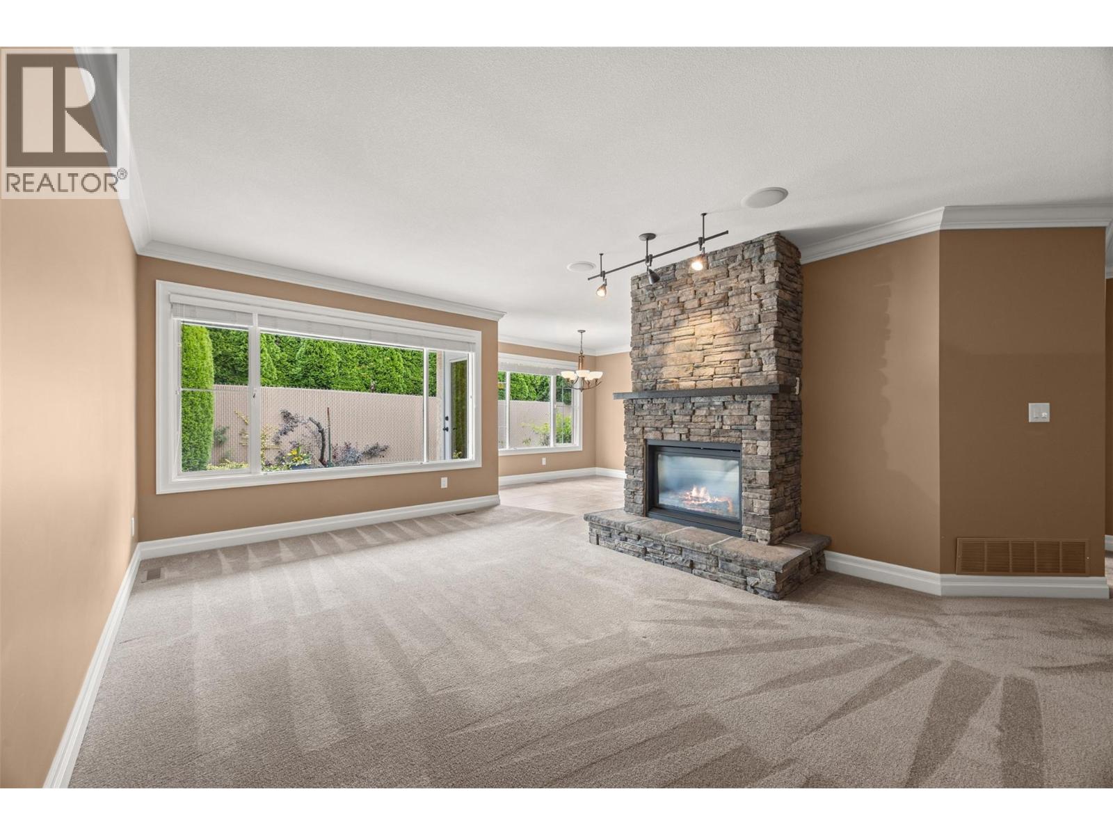 #9 1886 Parkview Crescent - 7