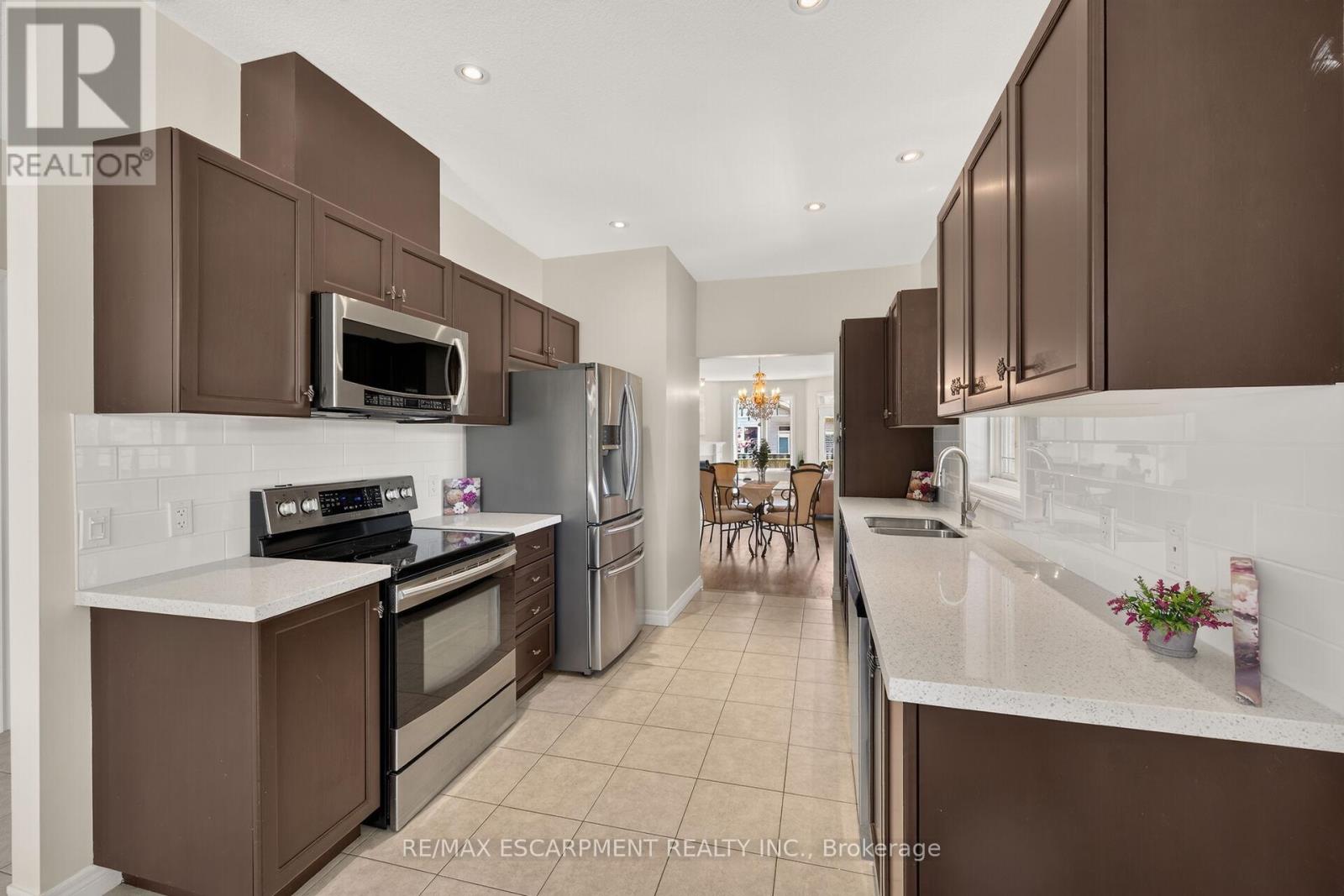 14 ECKER LANE - 10