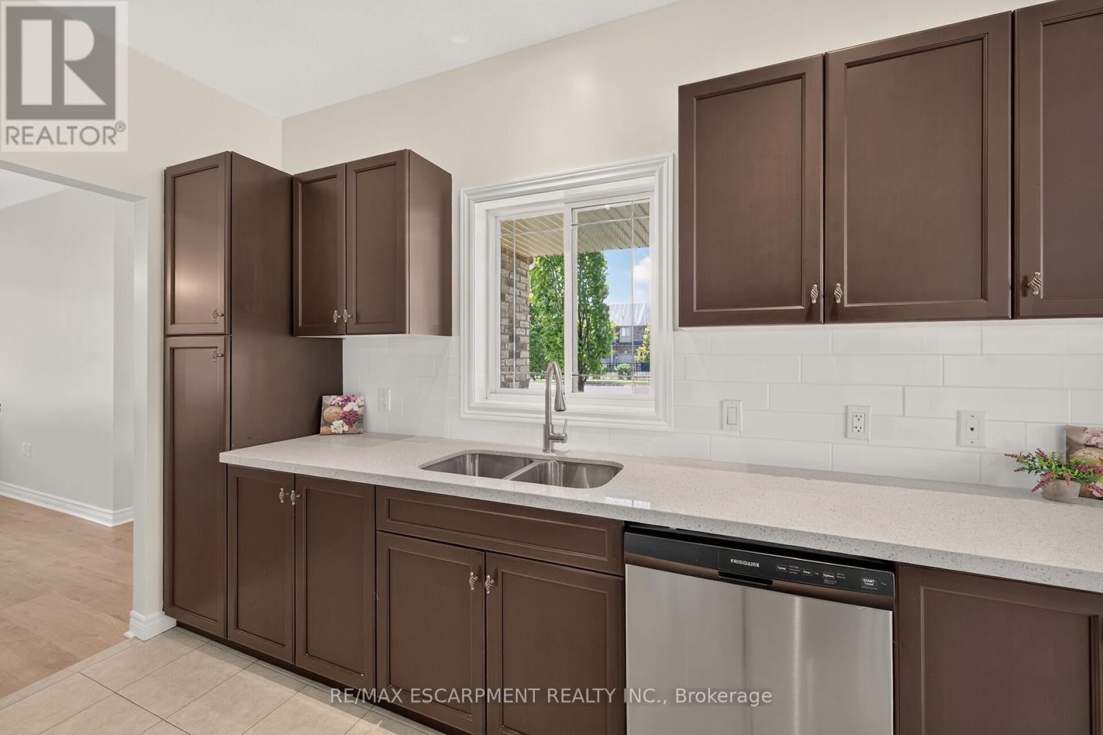 14 ECKER LANE - 12