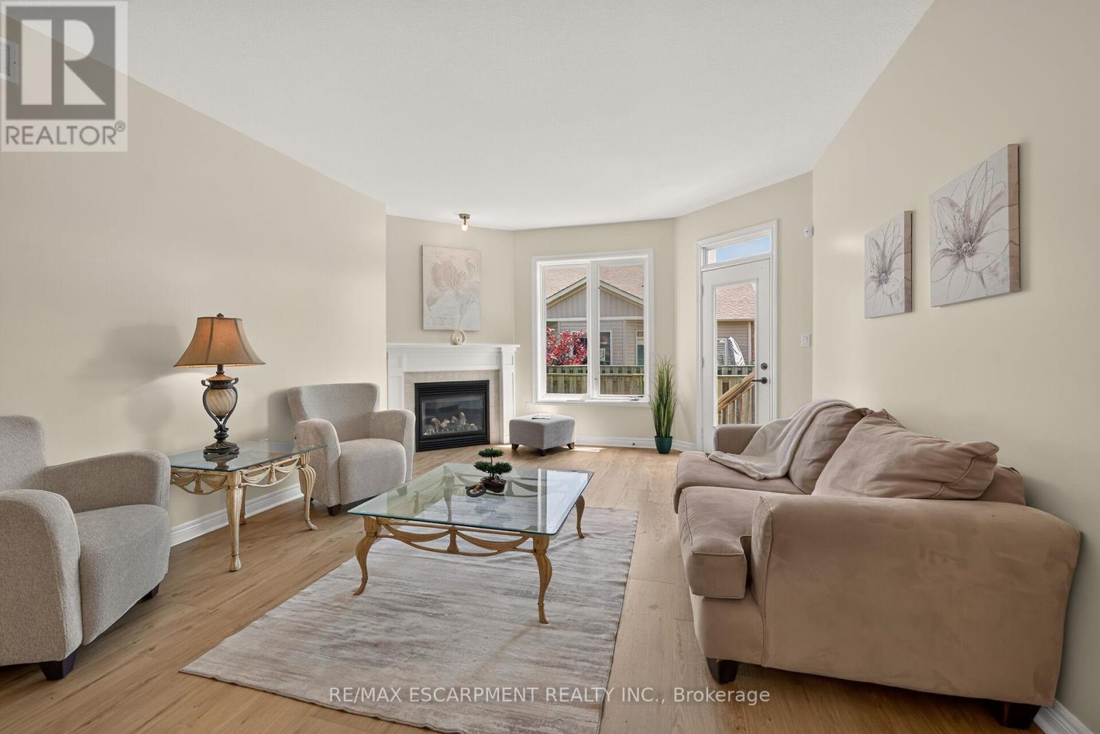 14 ECKER LANE - 18