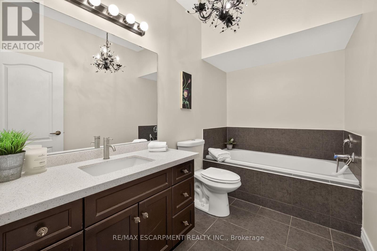 14 ECKER LANE - 27