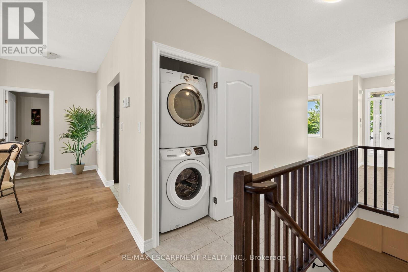 14 ECKER LANE - 33