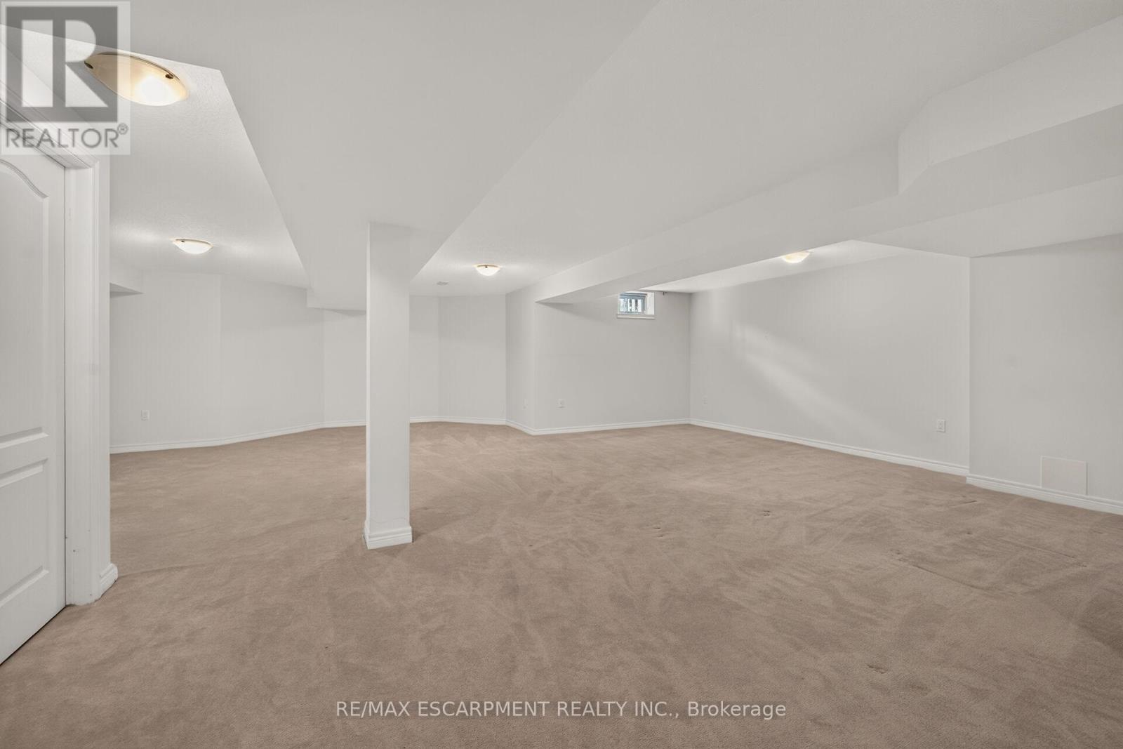 14 ECKER LANE - 35