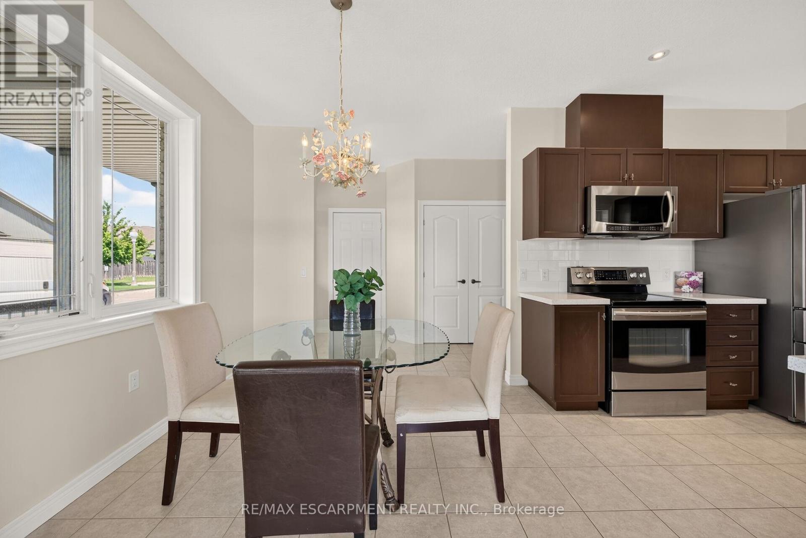 14 ECKER LANE - 9