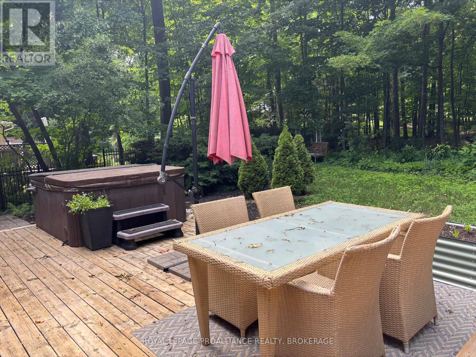 27 RIVERSIDE DRIVE - 38