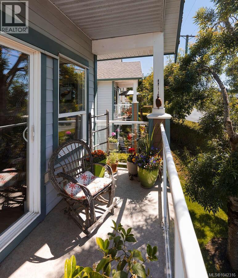 #10 1646 Balmoral Ave - 6