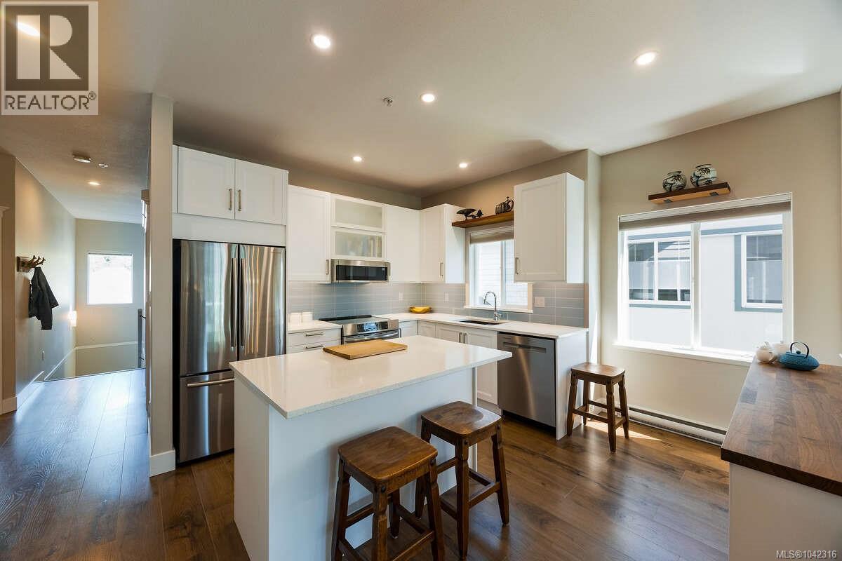 #10 1646 Balmoral Ave - 7