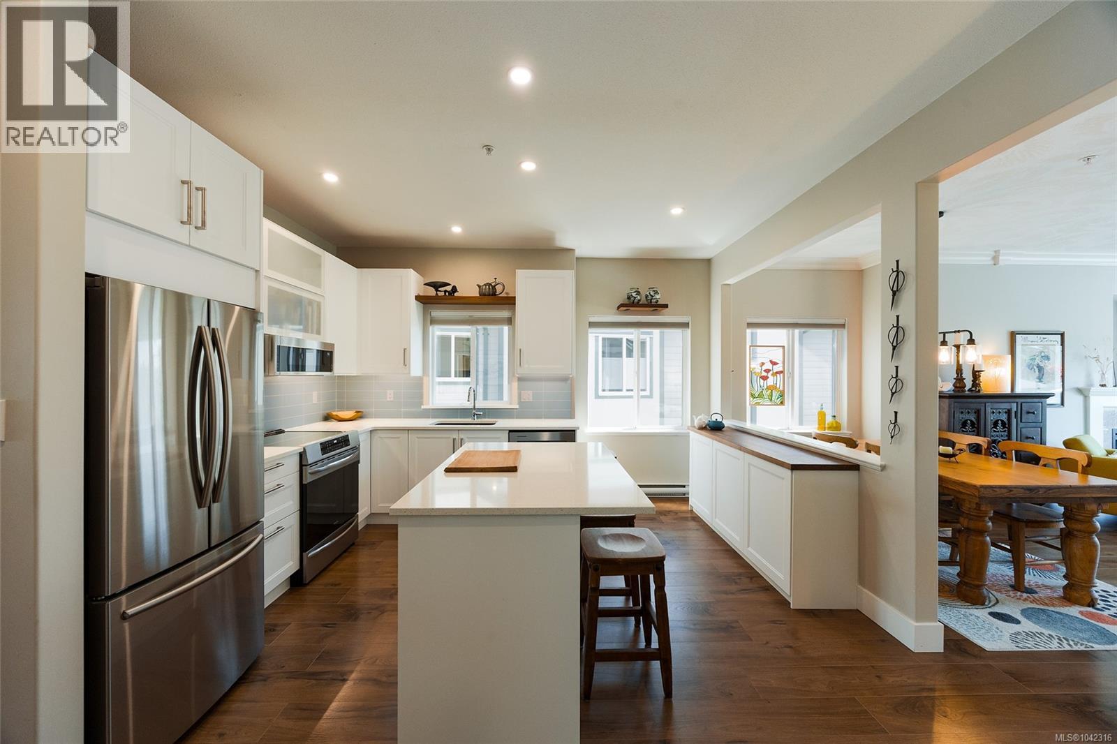 #10 1646 Balmoral Ave - 8