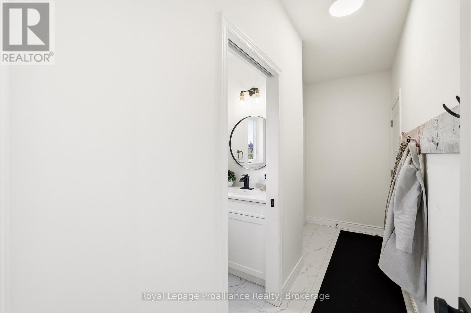 35 RABBIT ROAD - 18
