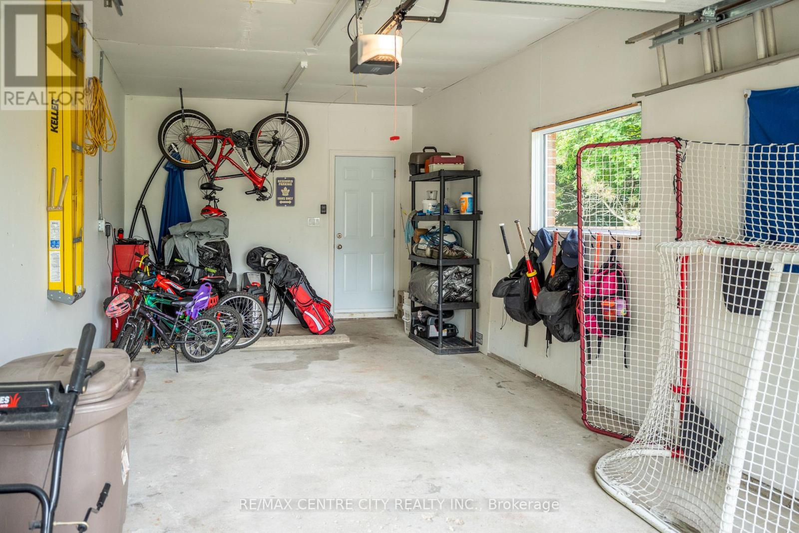 159 SHERWOOD CRESCENT - 48