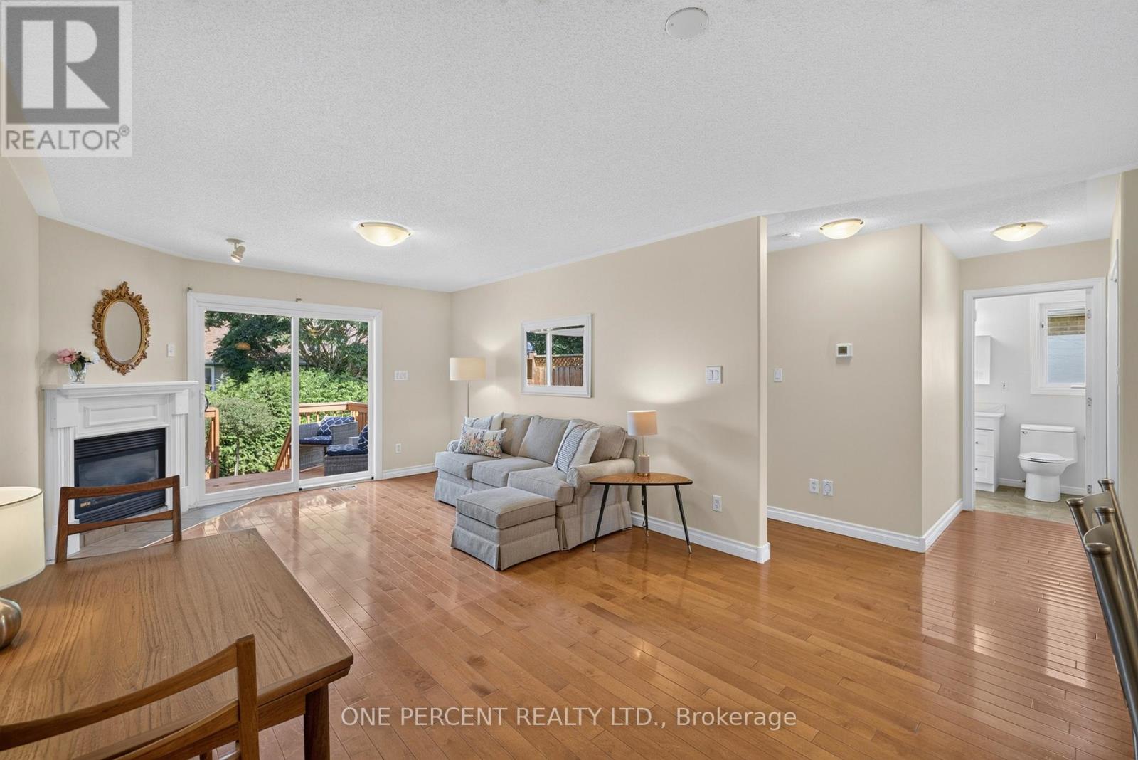 17 DR GORDON CRESCENT - 10