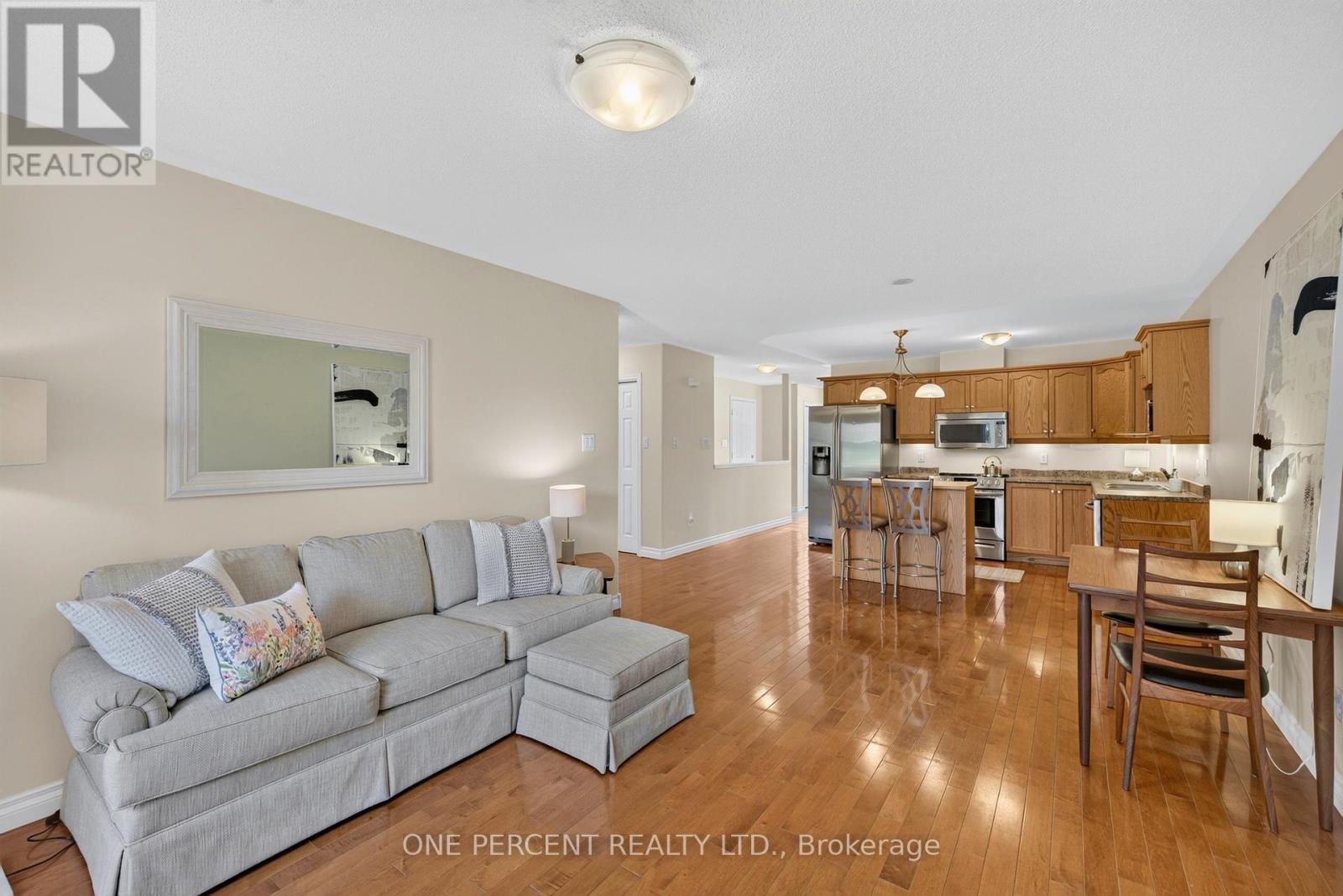 17 DR GORDON CRESCENT - 11