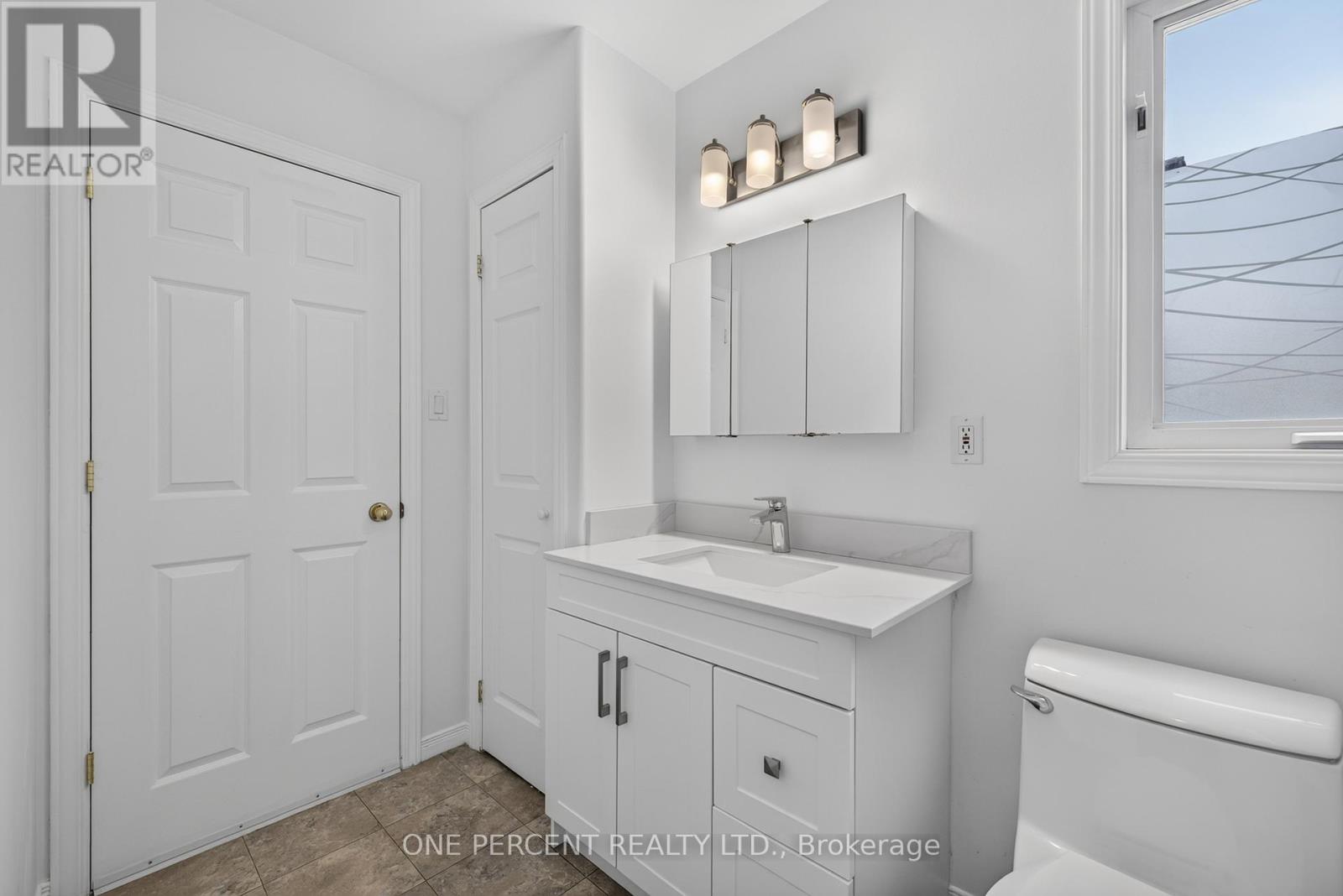 17 DR GORDON CRESCENT - 16