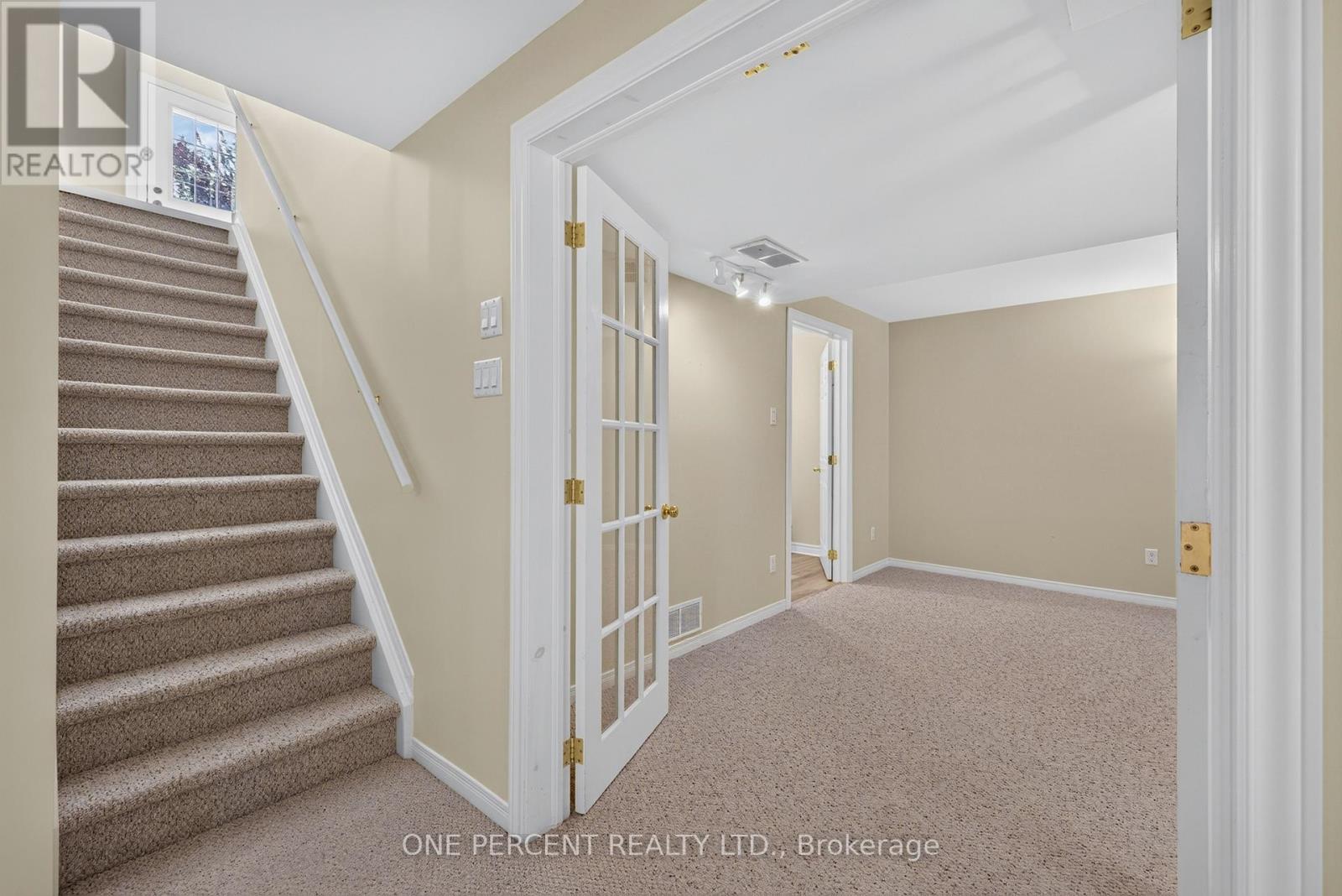 17 DR GORDON CRESCENT - 22