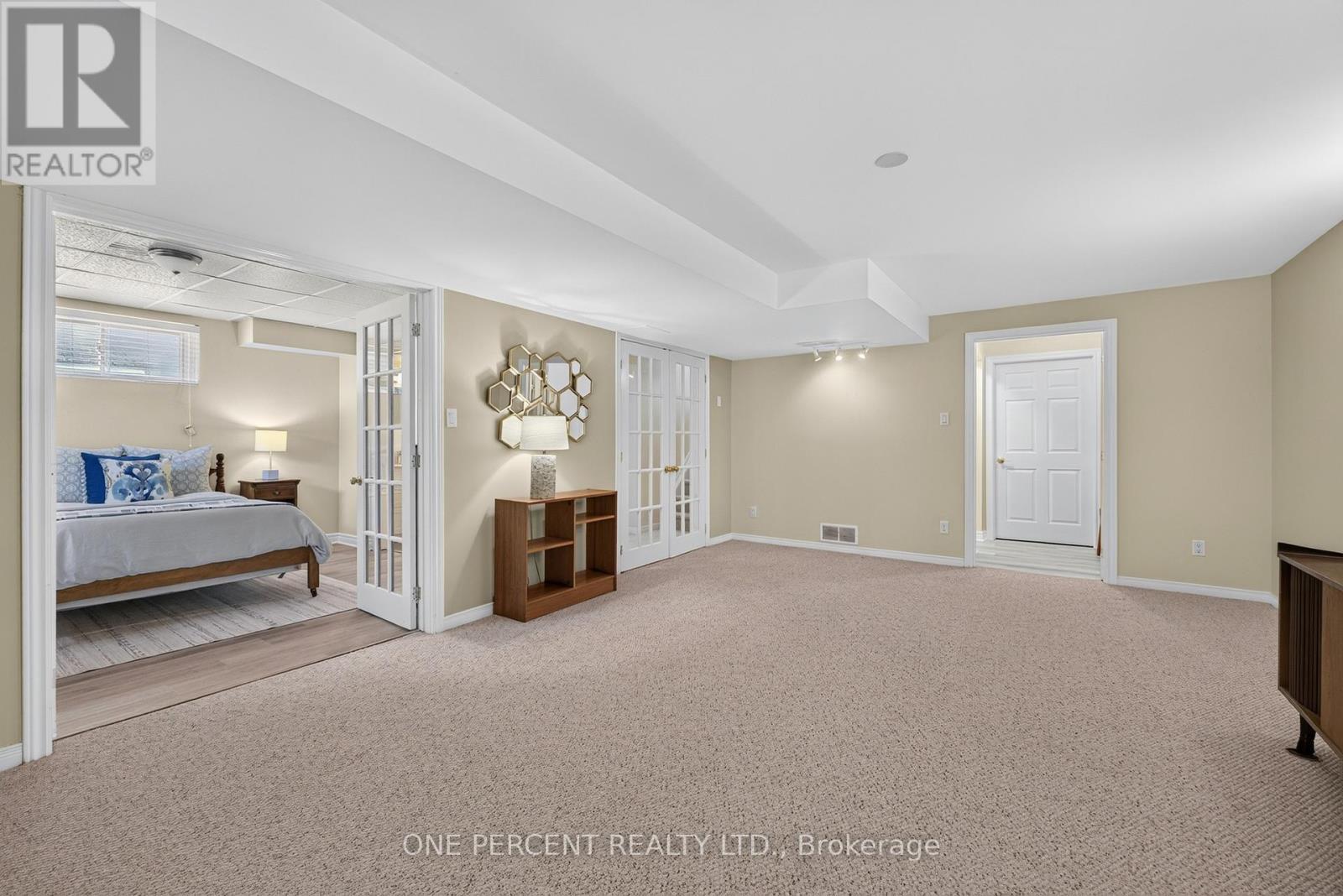 17 DR GORDON CRESCENT - 25