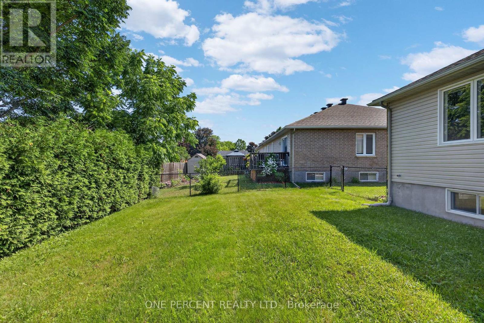 17 DR GORDON CRESCENT - 37