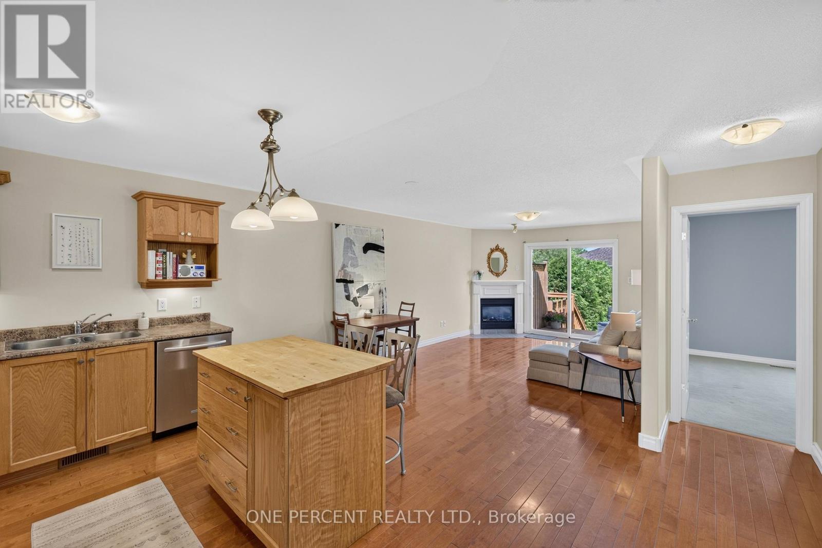 17 DR GORDON CRESCENT - 4