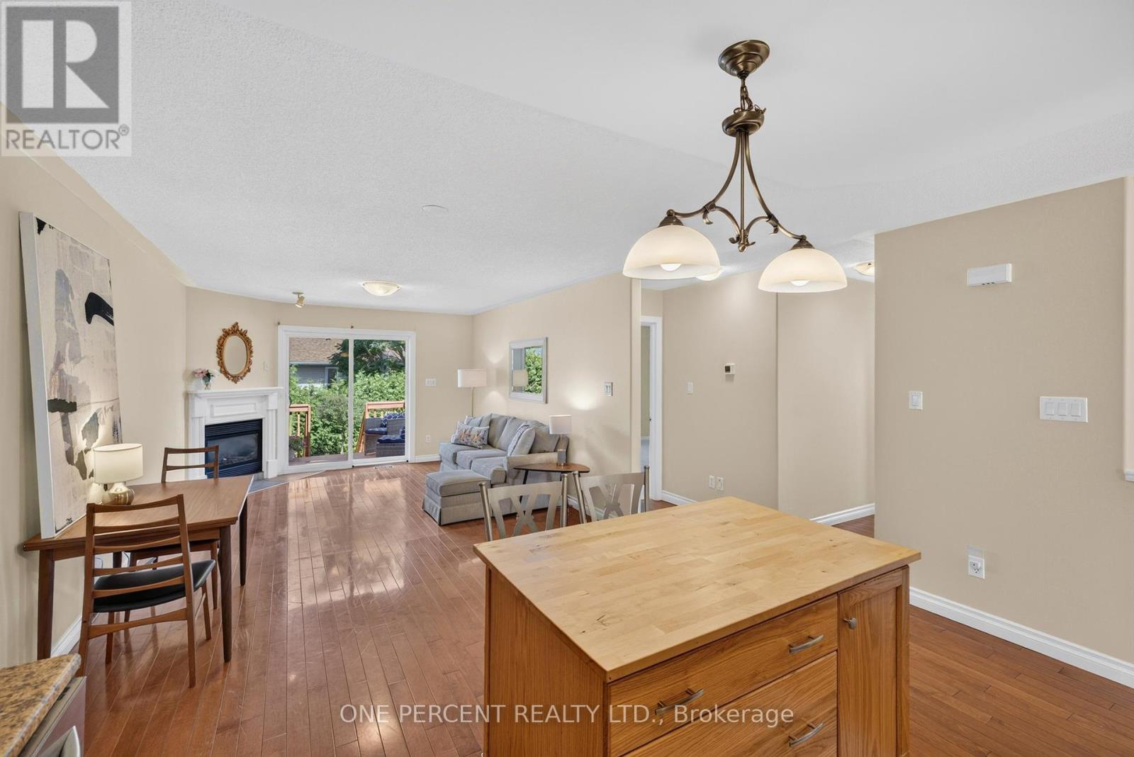 17 DR GORDON CRESCENT - 8