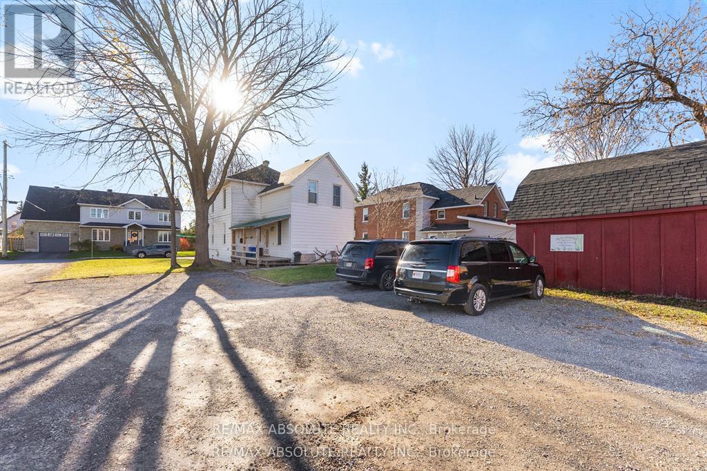 27 MACDONALD STREET S - 11
