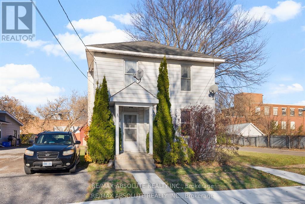 27 MACDONALD STREET S - 12