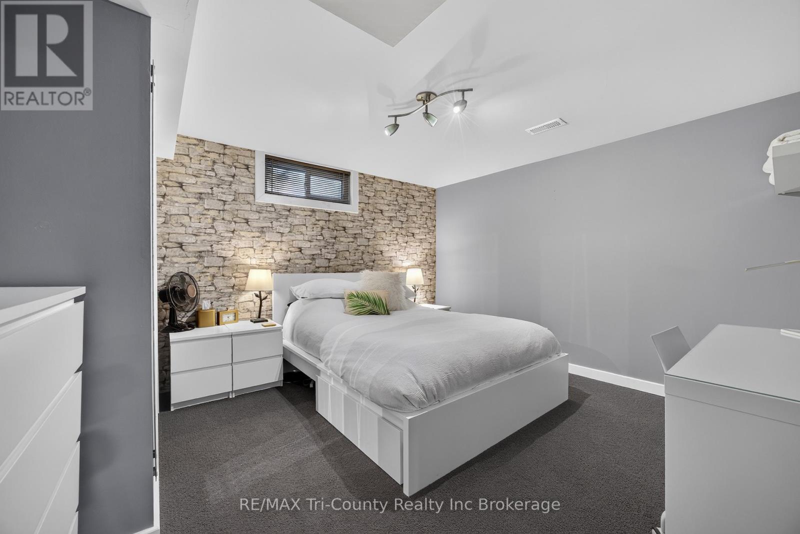 25 DEMEYERE AVENUE - Image 34