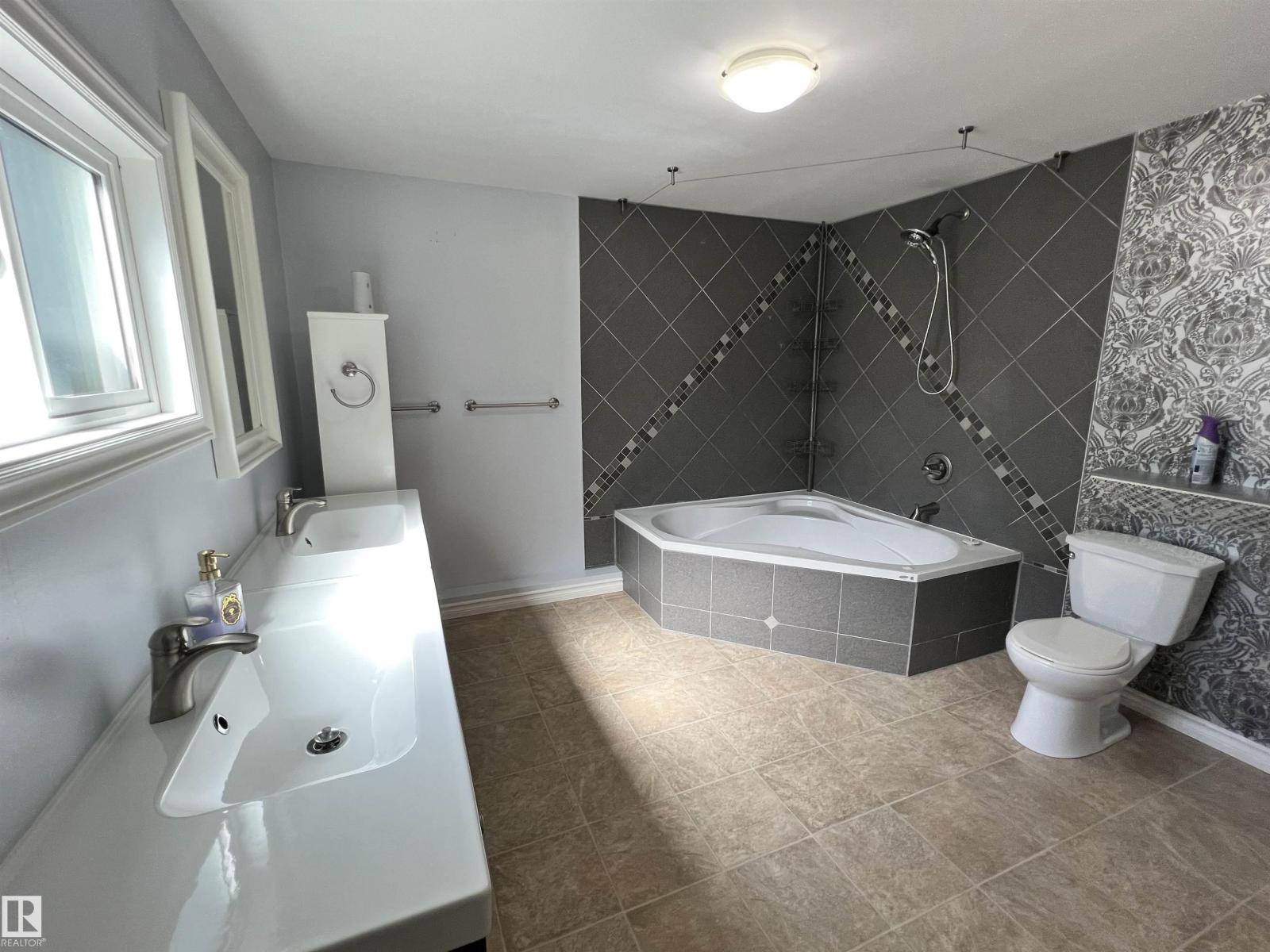 220 Evergreen Mobile PA NW - 36