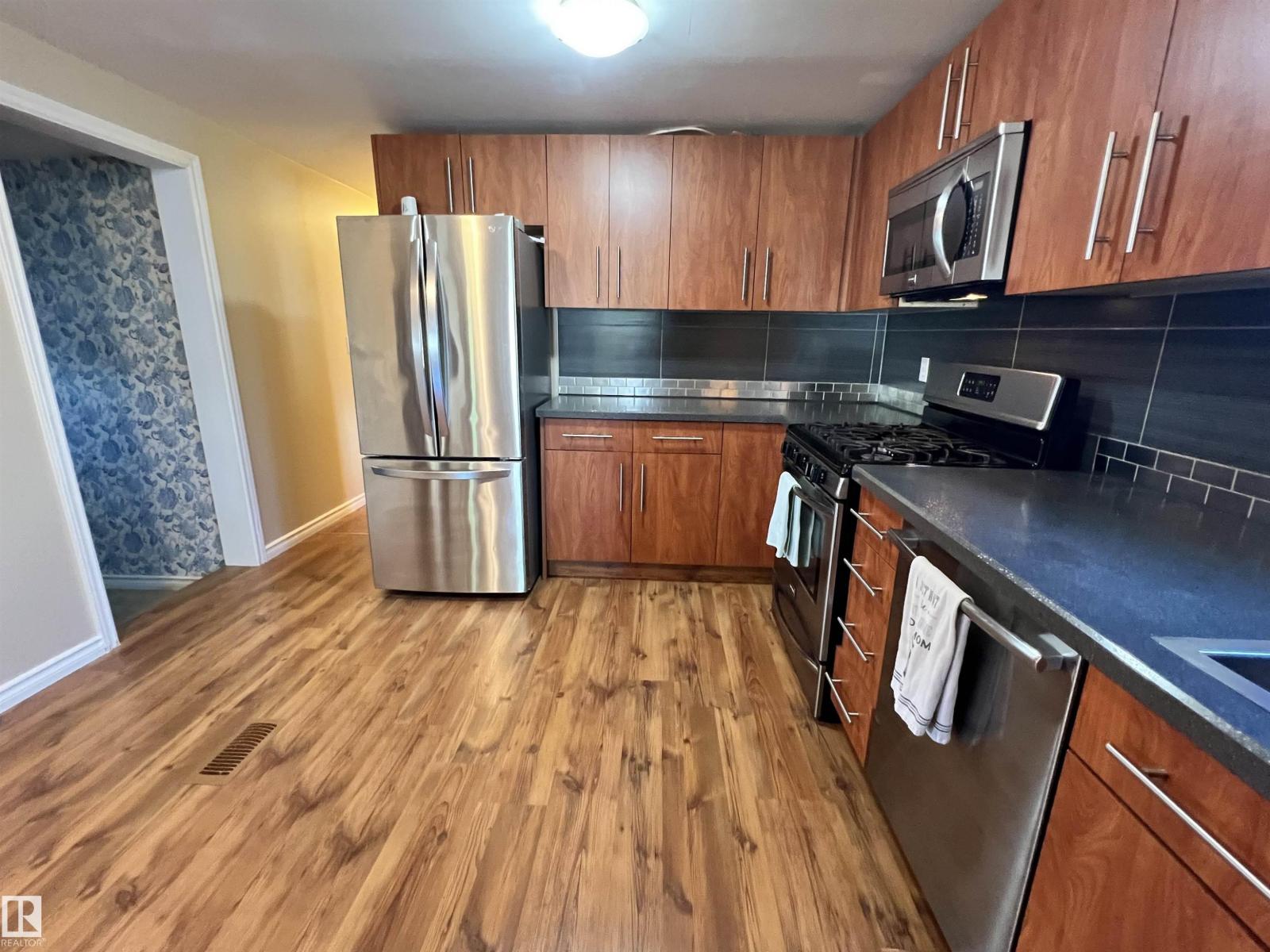 220 Evergreen Mobile PA NW - 26