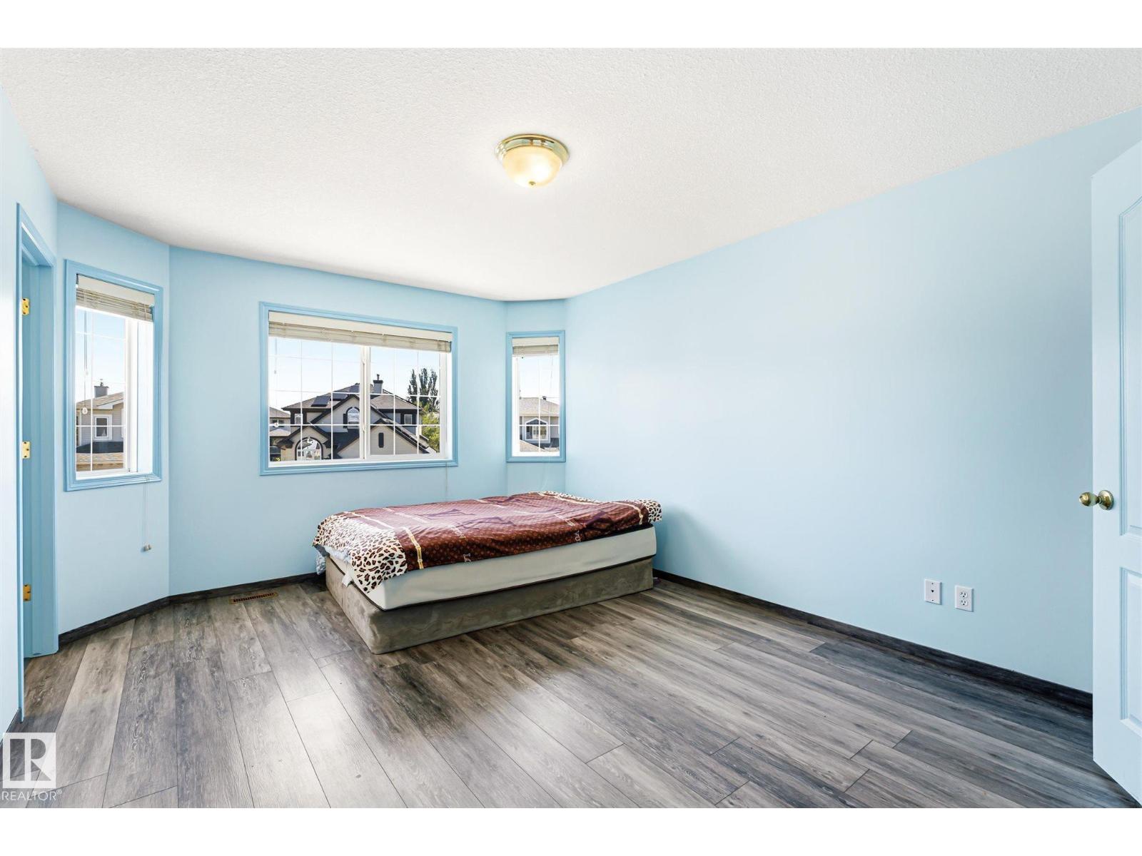 14908 137 ST NW - 21