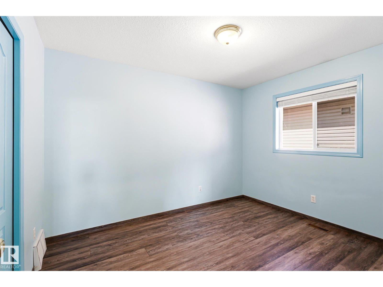 14908 137 ST NW - 24