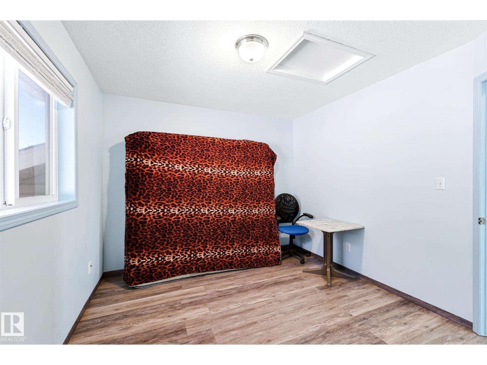 14908 137 ST NW - 27