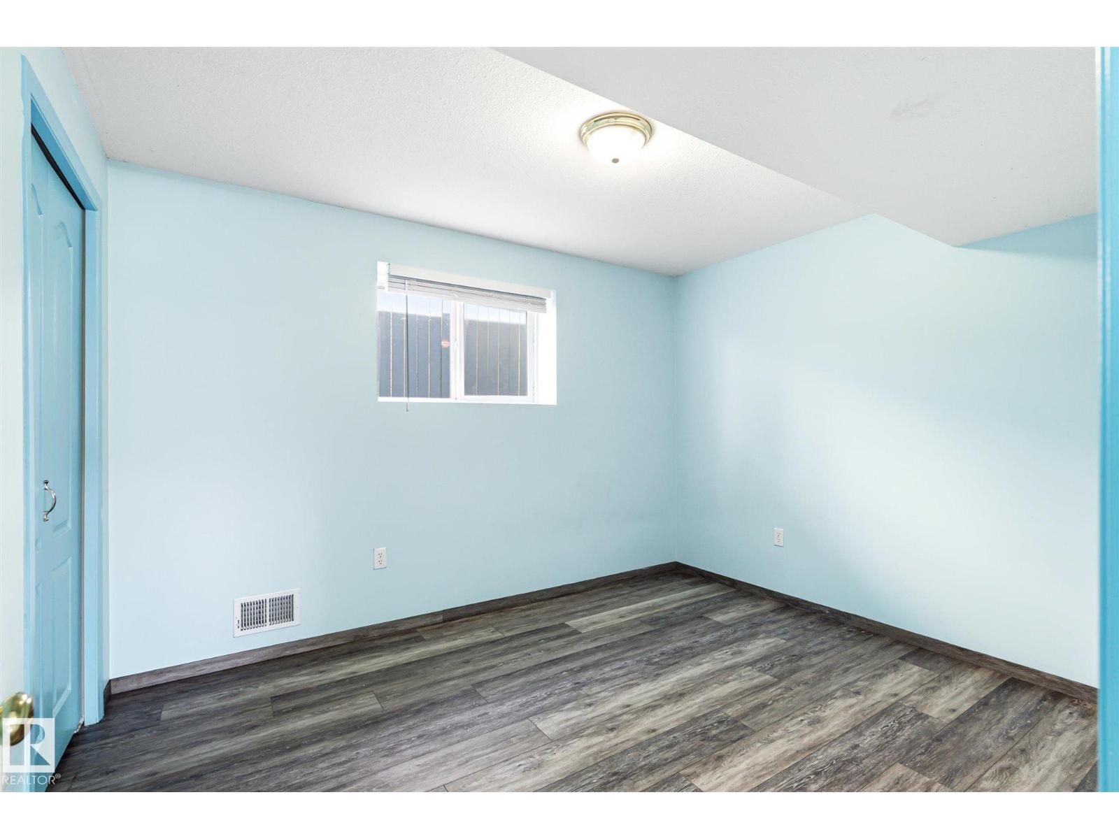 14908 137 ST NW - 33