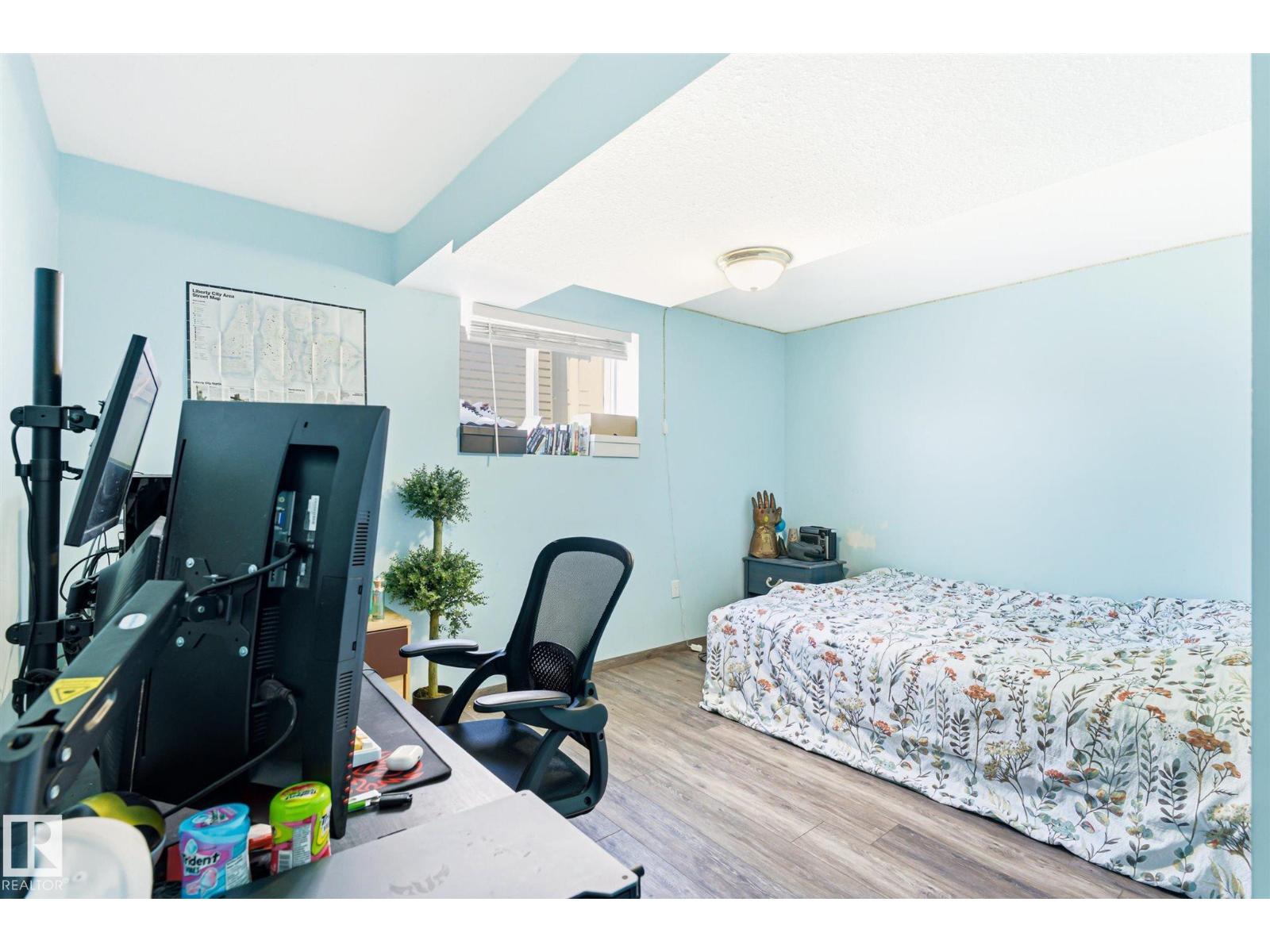 14908 137 ST NW - 35