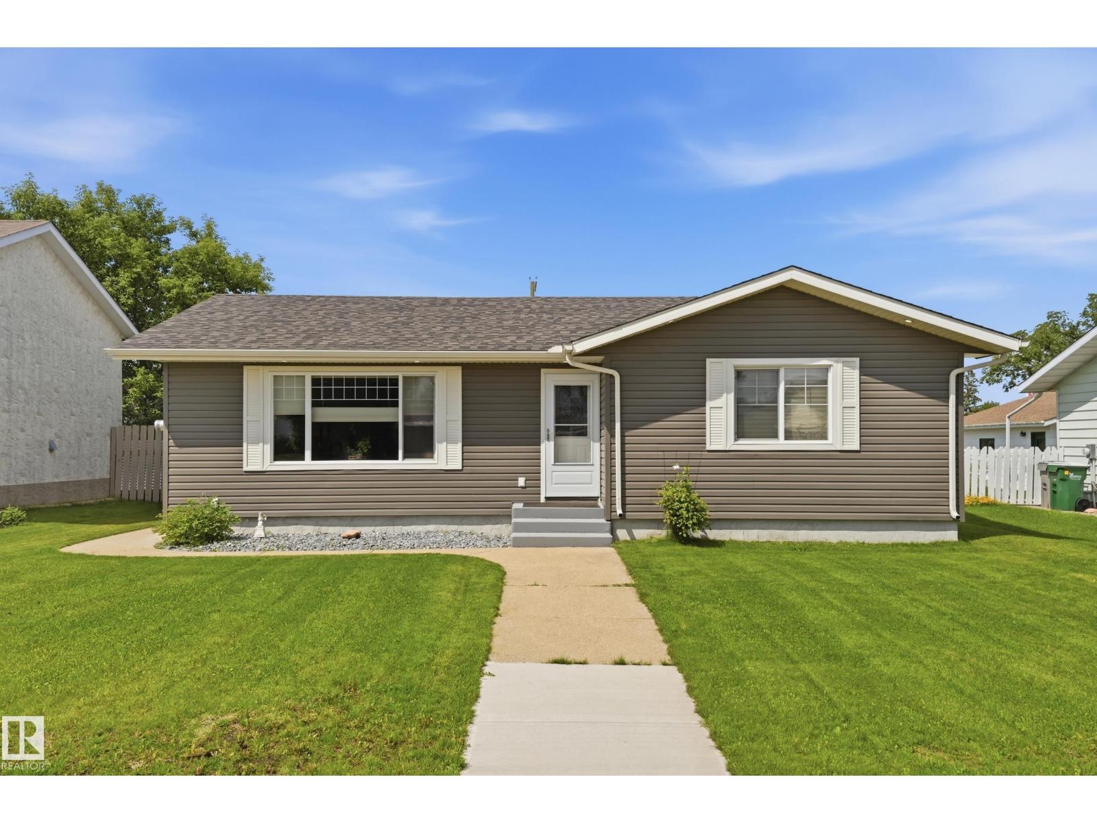 5028 47 ST - 1