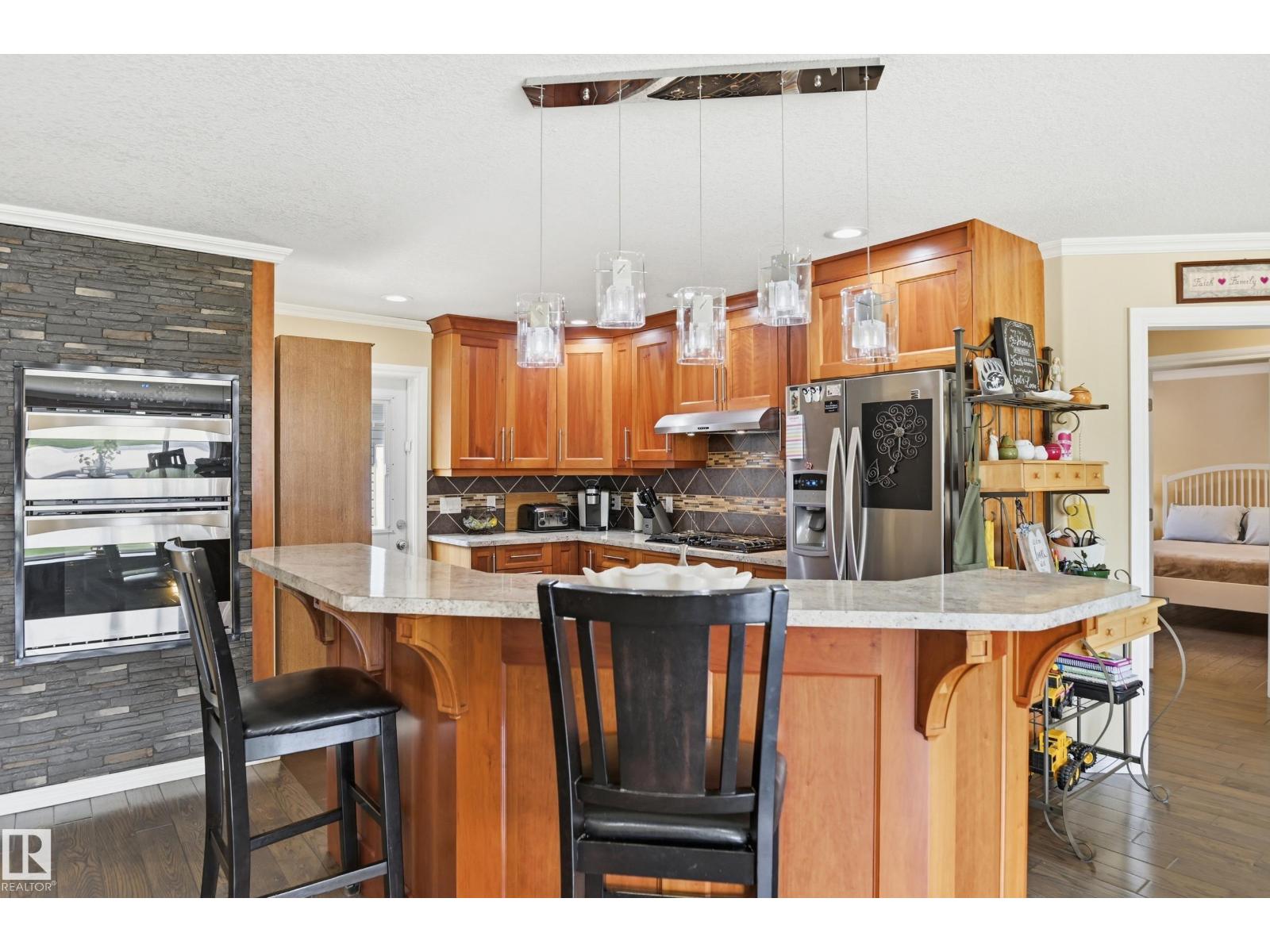 5028 47 ST - 12