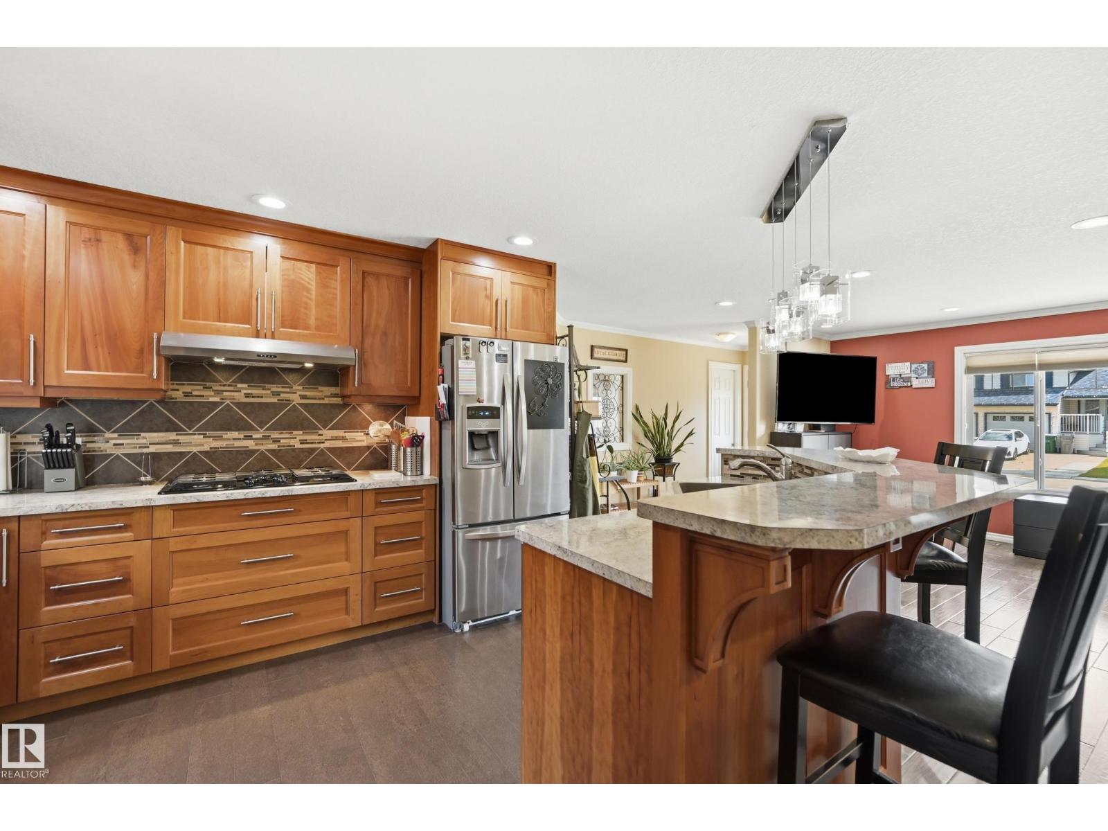 5028 47 ST - 13