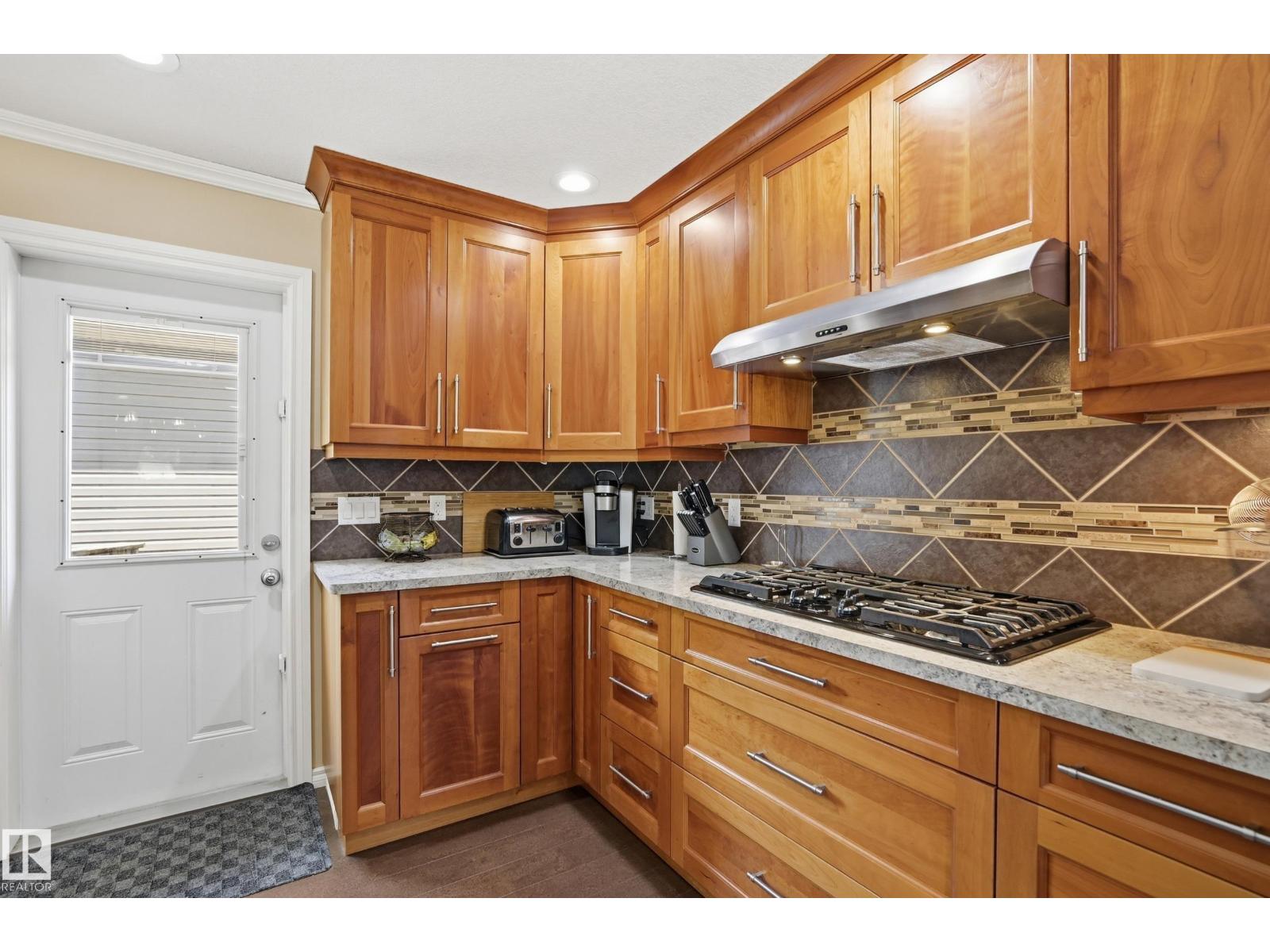 5028 47 ST - 14