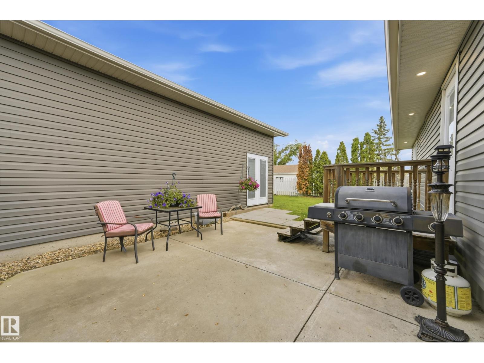 5028 47 ST - 38