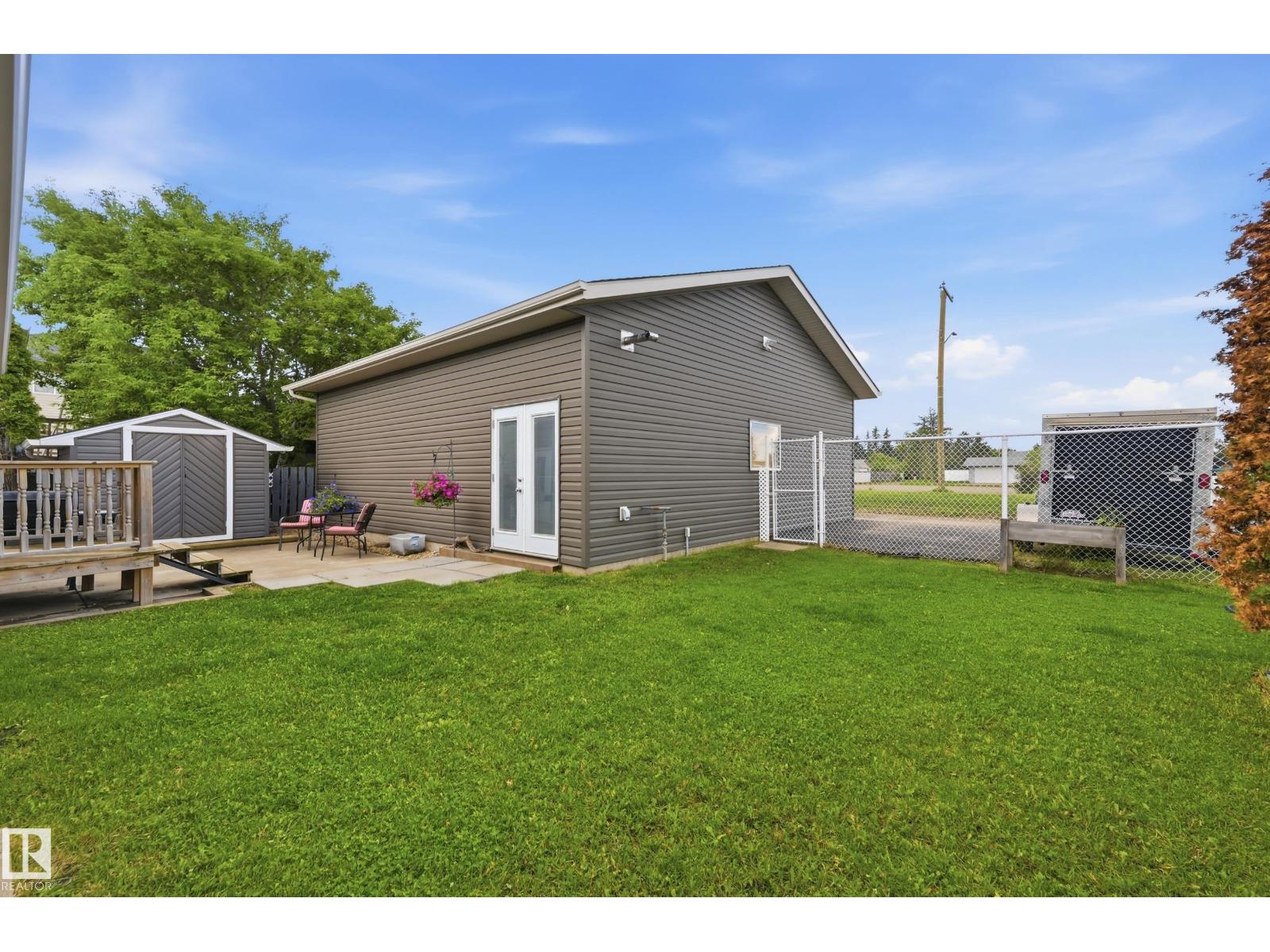 5028 47 ST - 42